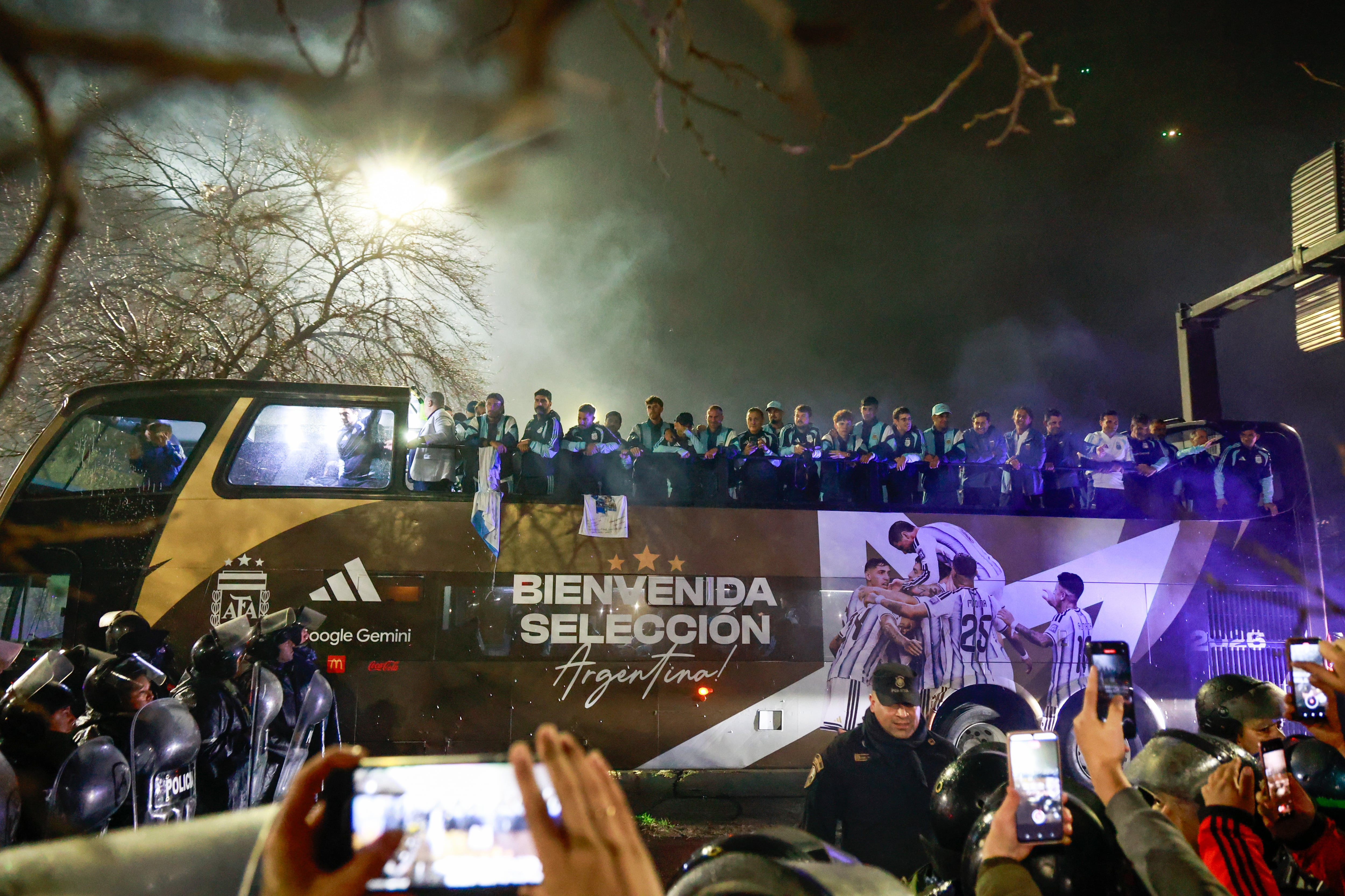 Llegada del seleccionado argentino de fútbol al predio de Ezeiza tras la obtención del segundo puesto en el Mundial 2026