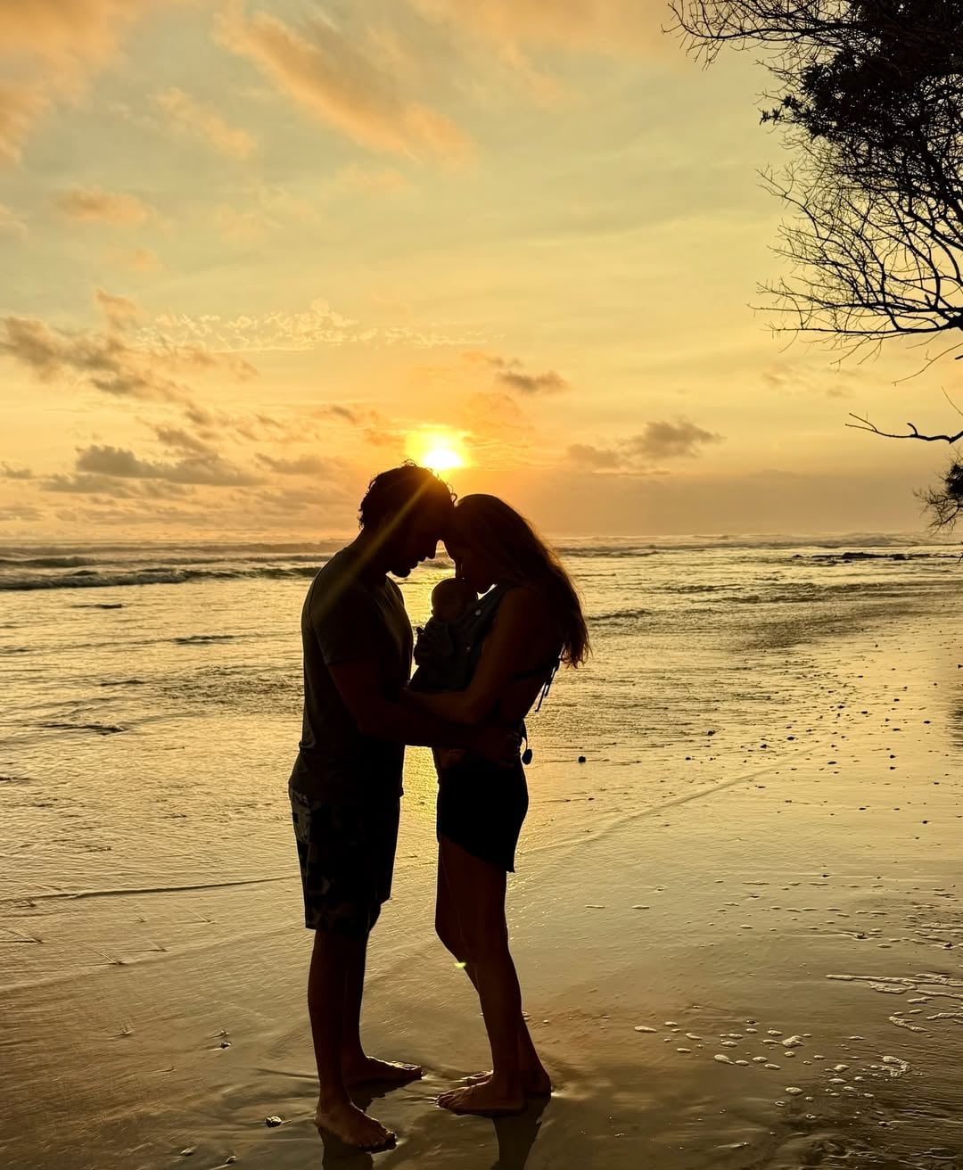 La pareja en la playa, uno de sus lugares favoritos, junto a River