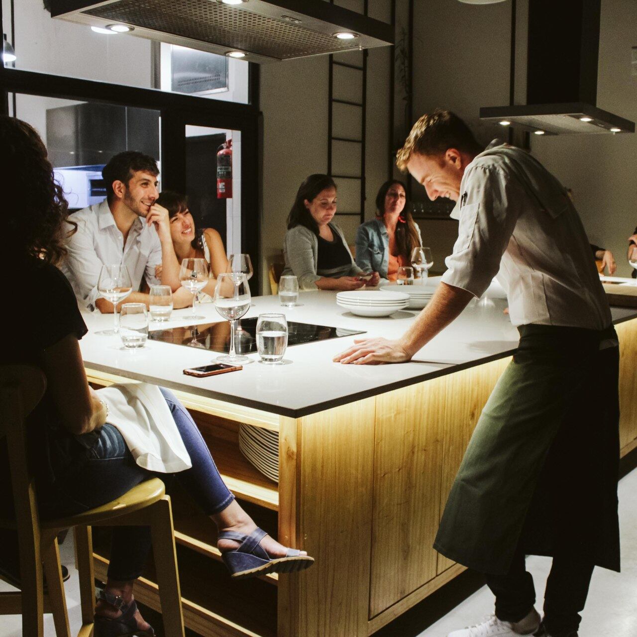 El chef Pablo Cerne y su propuesta, recomendada por la Guía Michelin