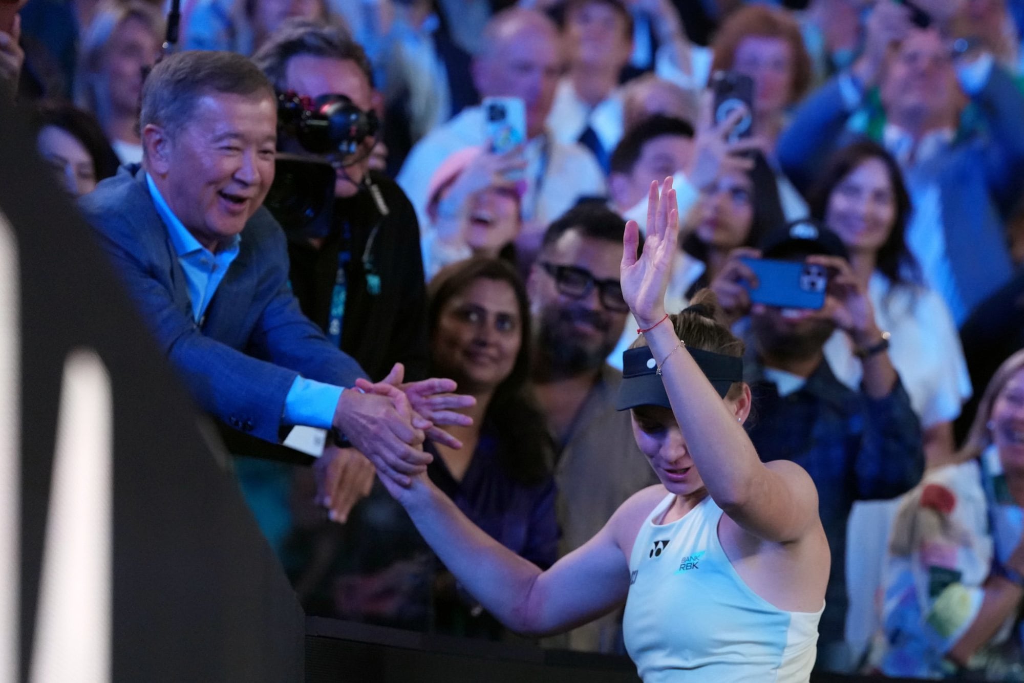 El saludo de su papá, Andrey Ribakin