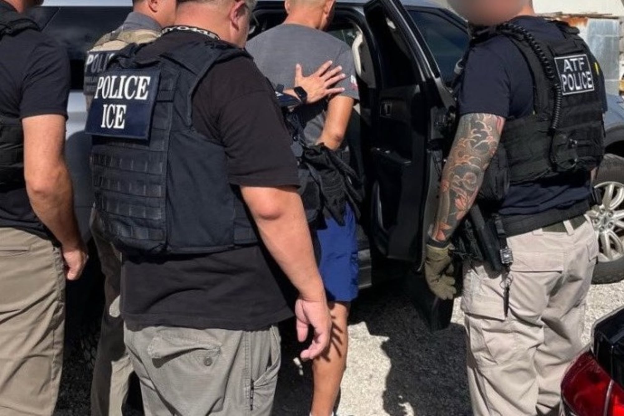 El alcalde de Jersey City recomendó a los migrantes que se topan con agentes migratorios del ICE permanecer en silencio y contactar a un abogado