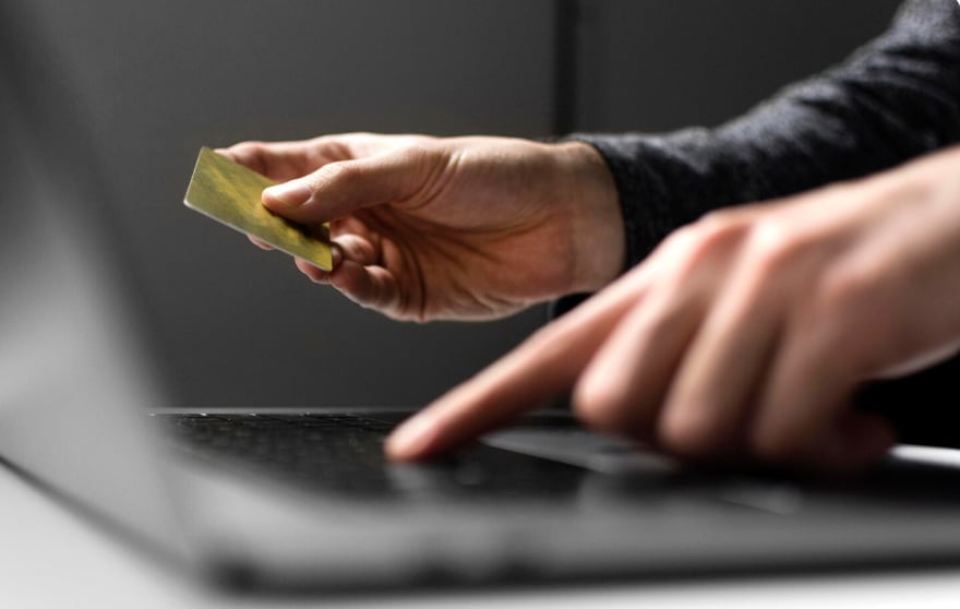 Estafas con IA: cómo funciona la “contraseña familiar” para comprobar quién está del otro lado (Foto: Freepik)
