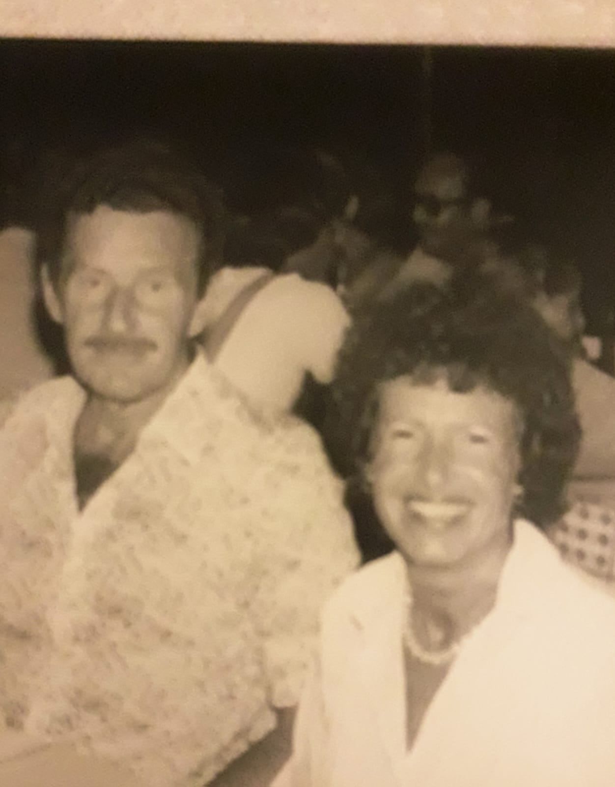 Ruth y George en un momento festivo.