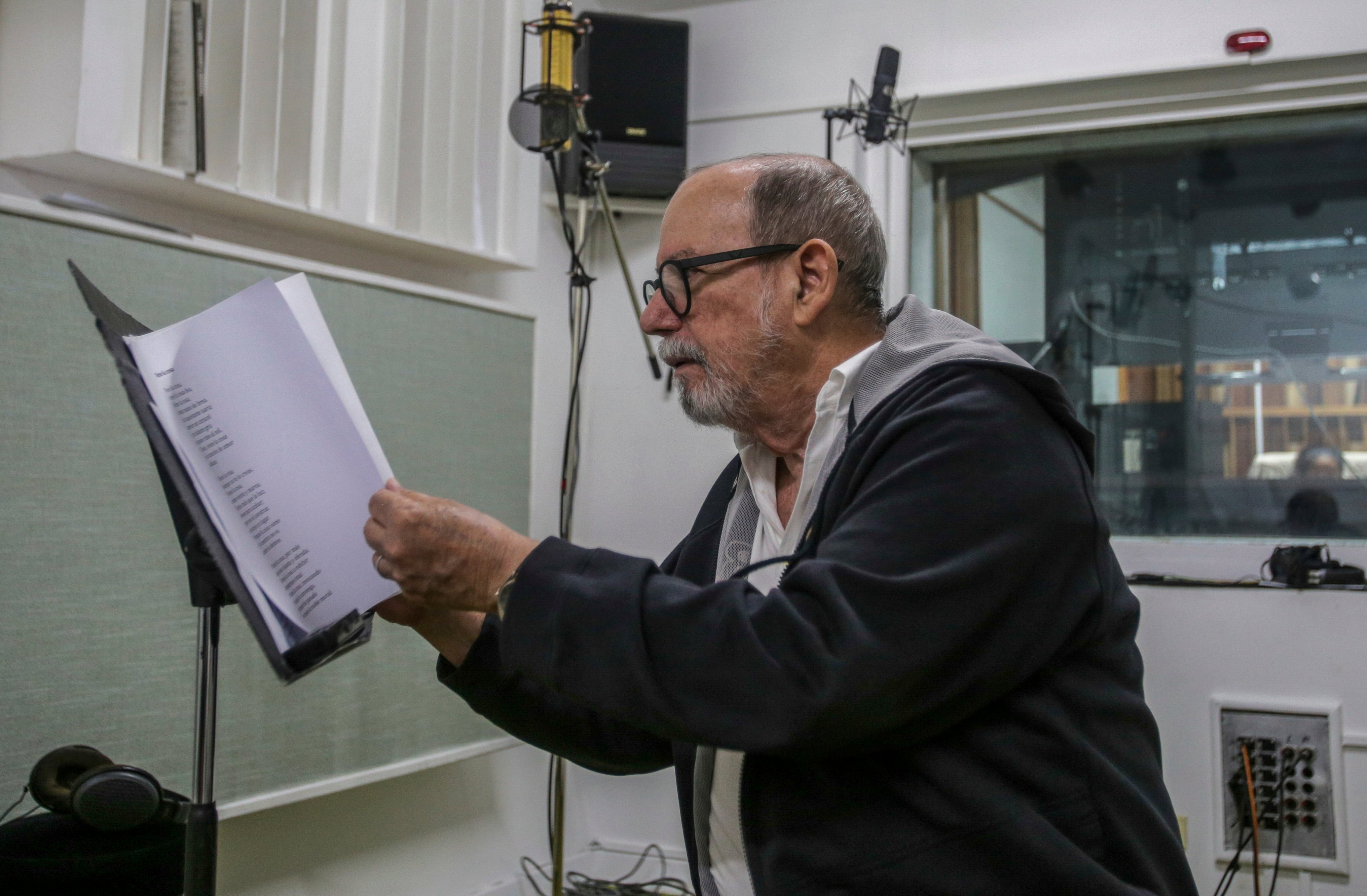 El músico cubano Silvio Rodríguez, durante una entrevista con The Associated Press en La Habana, Cuba, el 6 de junio de 2024. (AP Foto/Ariel Ley)
