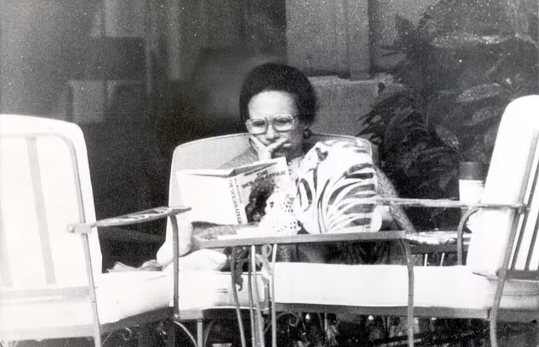 Con la excusa de su delicada salud, Blum le prohibía a Wallis salir o reunirse con sus amigas