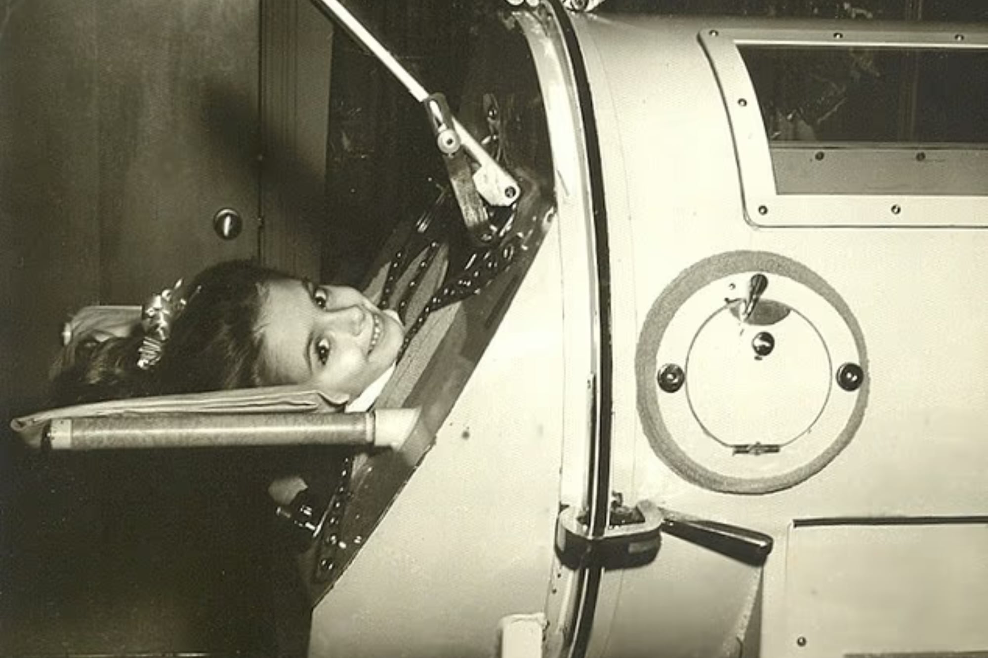 A los cinco años le diagnosticaron polio y desde entonces vivió en ese pulmón de acero