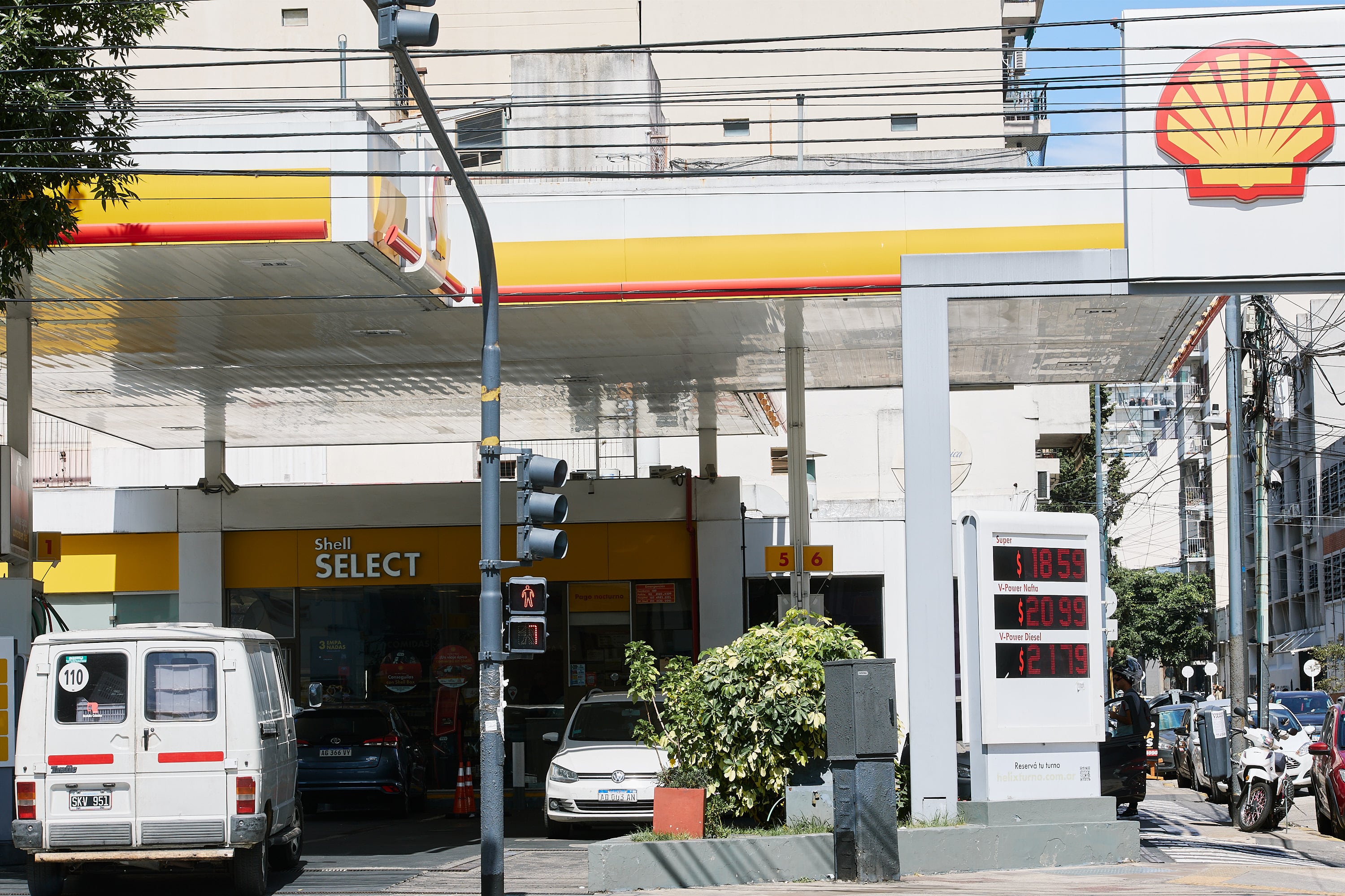 A Pesar de Baja del Petróleo, Naftas No Bajarán en Argentina