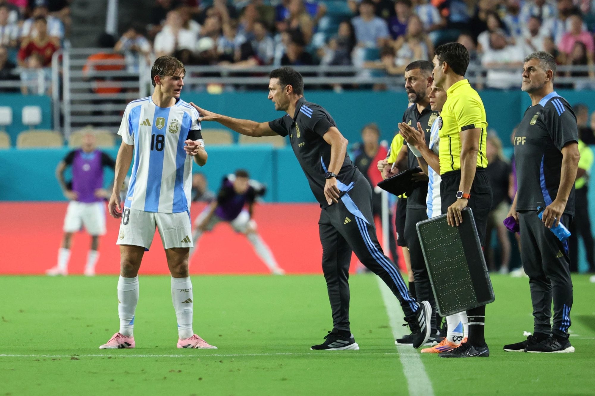 Lionel Scaloni tiene muy bien considerado a Nico Paz en la selección nacional