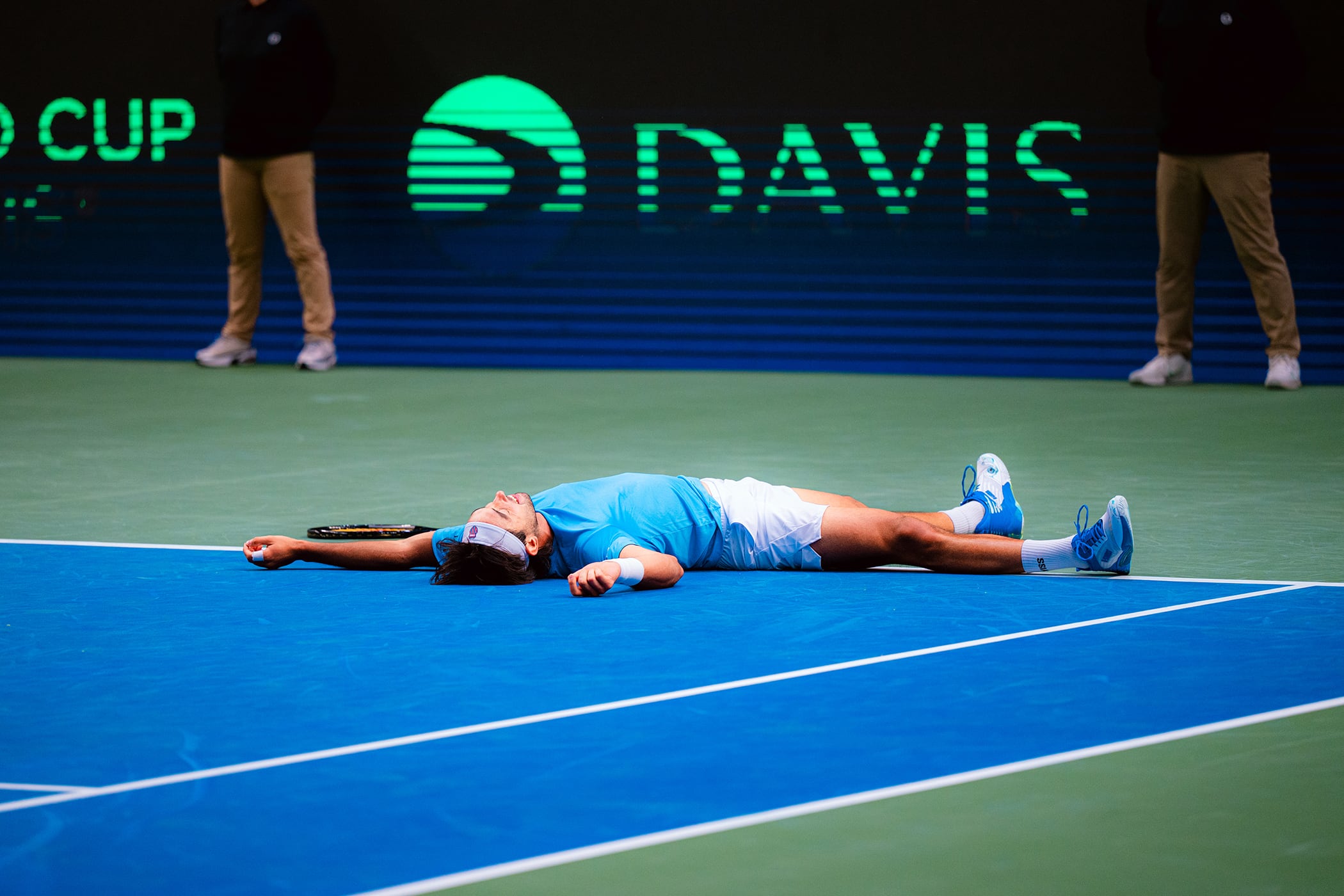 Tirante no ocultó su emoción después de ganarle a Chung y se tiró al piso para celebrarlo