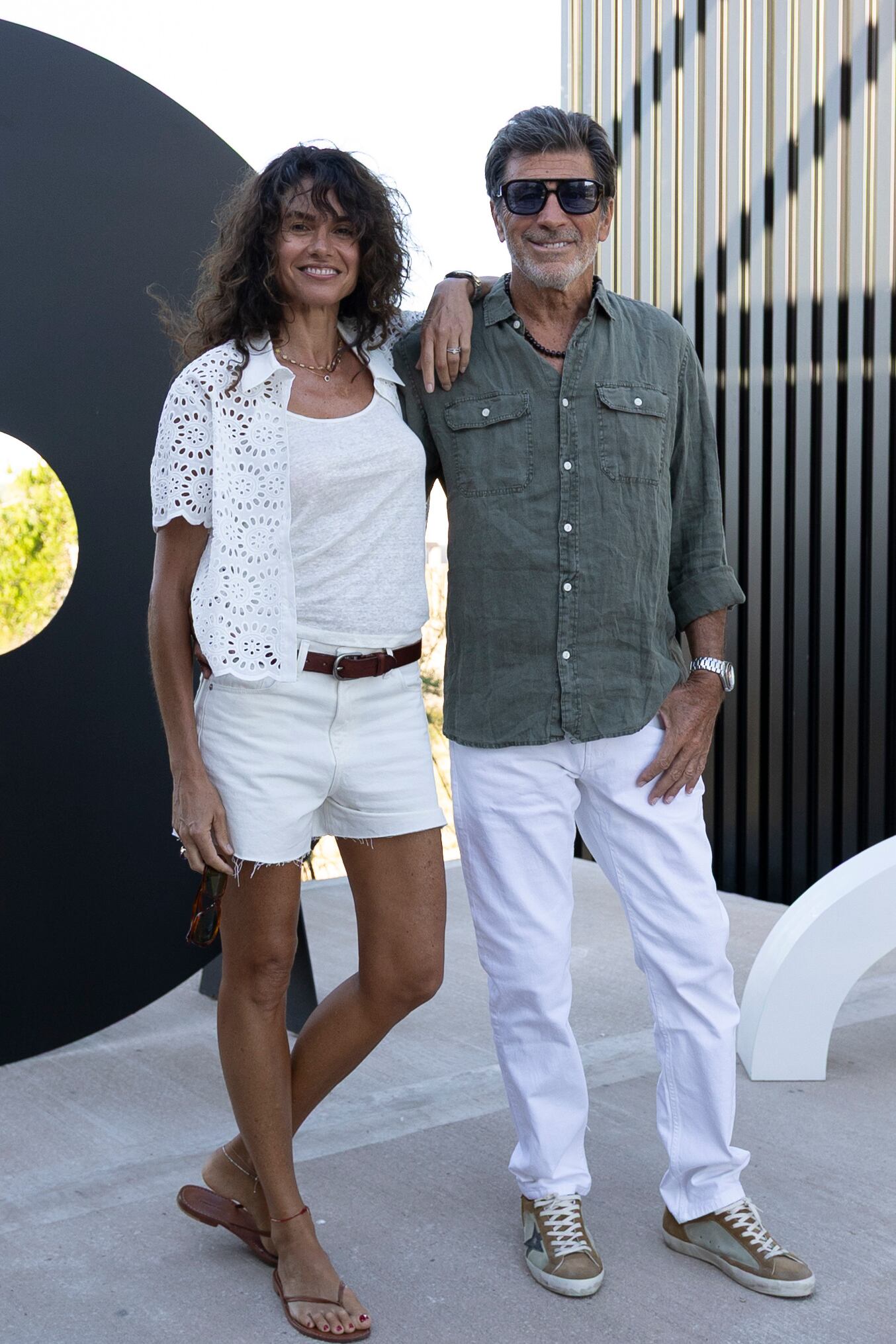 Repetto y su mujer, Florencia Raggi, habitués de Punta del Este, llevan treinta veranos juntos