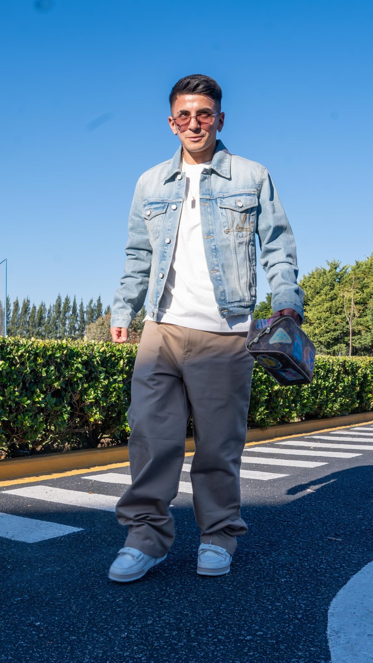 Thiago Almada, con un look