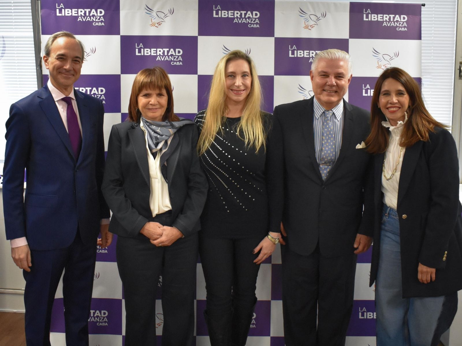 Karina Milei, junto a Patricia Bullrich y el economista Monteverde