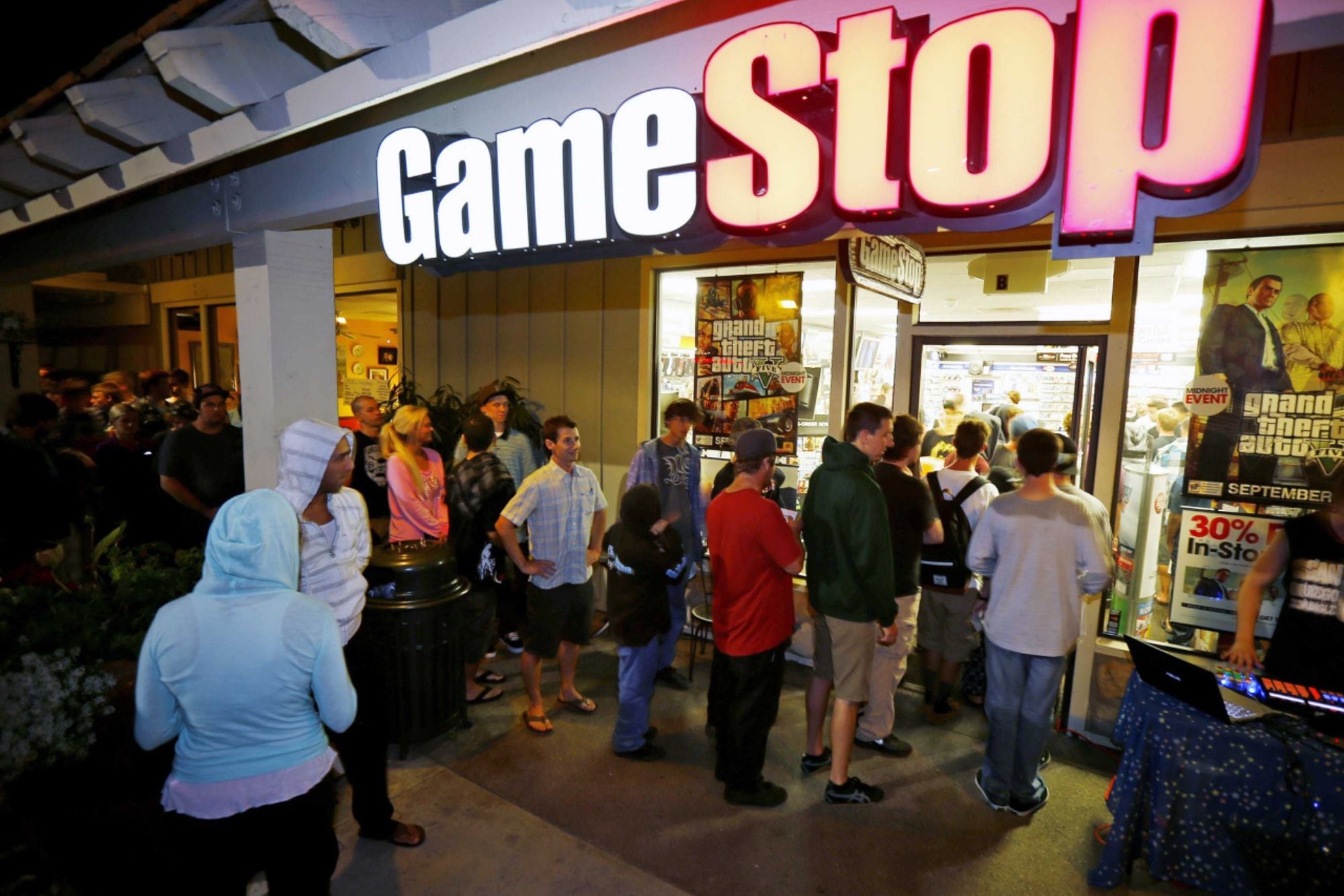 Cierre masivo en Nueva York: GameStop baja la persiana de 500 tiendas en EE.UU. y golpea fuerte