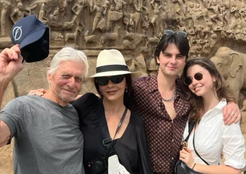 Los actores junto a sus hijos Dylan y Carys durante unas vacaciones en la Argentina (Foto: Instagram @michaelkirkdouglas)