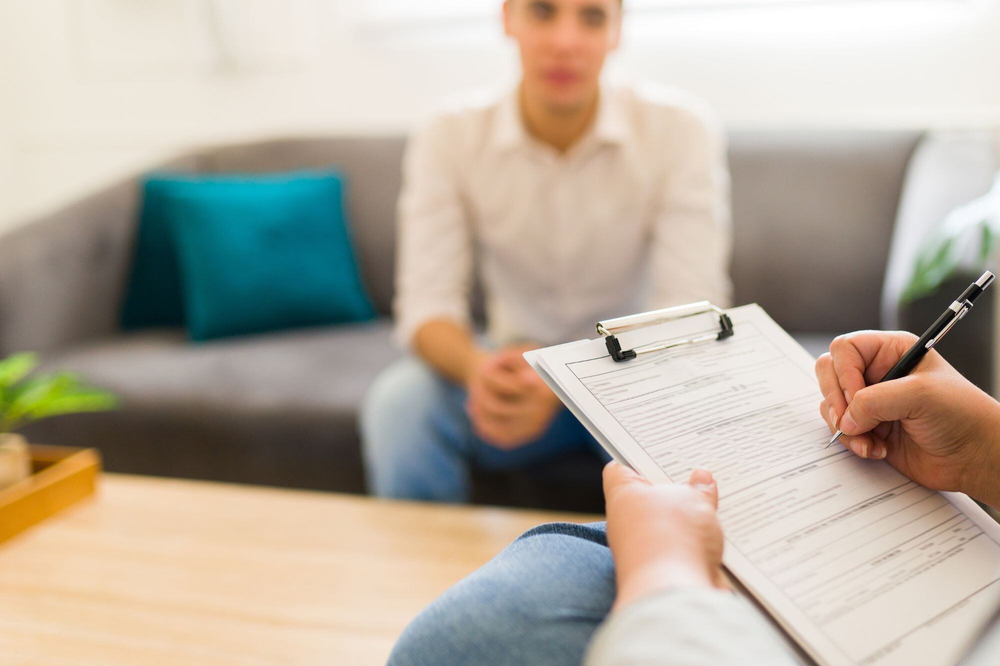 Los psicólogos abordan la salud mental de sus pacientes
