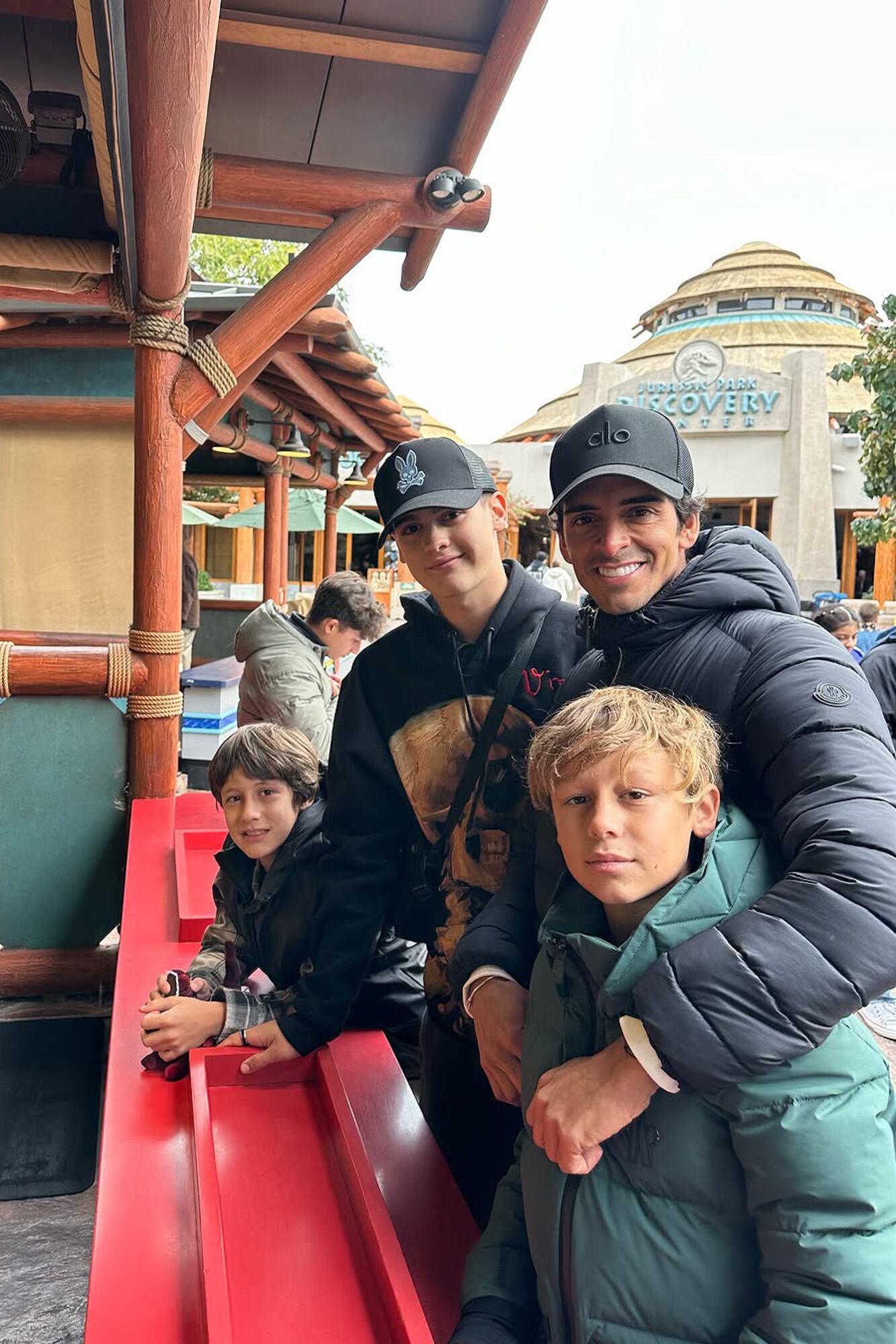 El tío Guillermo también se divirtió con Bautista, Benicio y Beltrán.