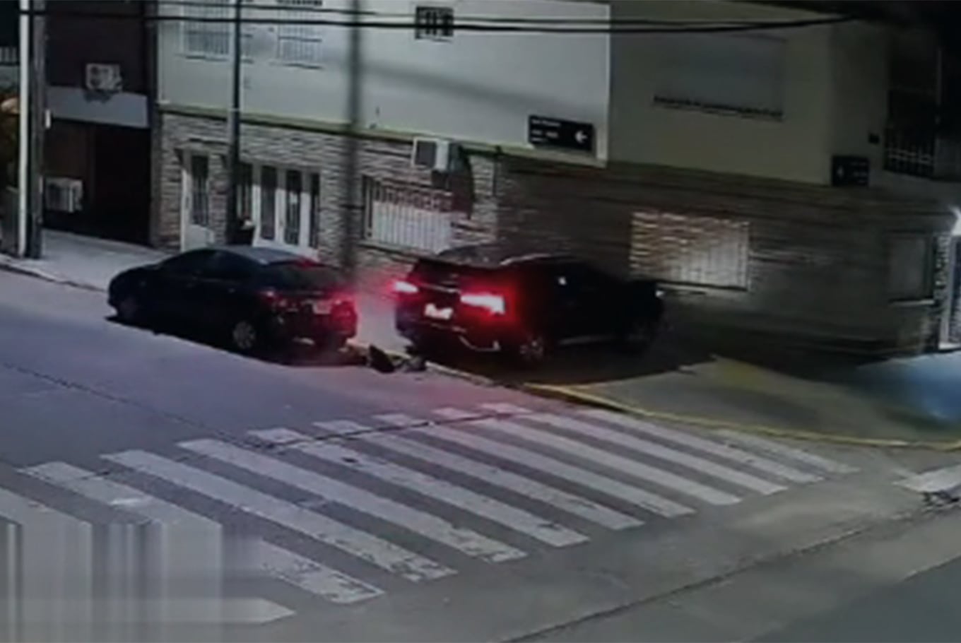 Video: las insólitas maniobras con las que un borracho con 2,47 gramos de alcohol en sangre chocó cuatro autos