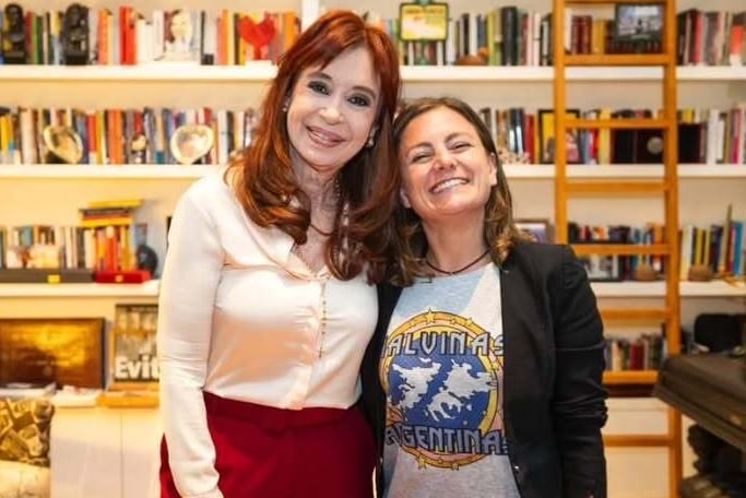 Cristina Kirchner junto a Vanesa Siley, una de las consejeras del kirchnerismo