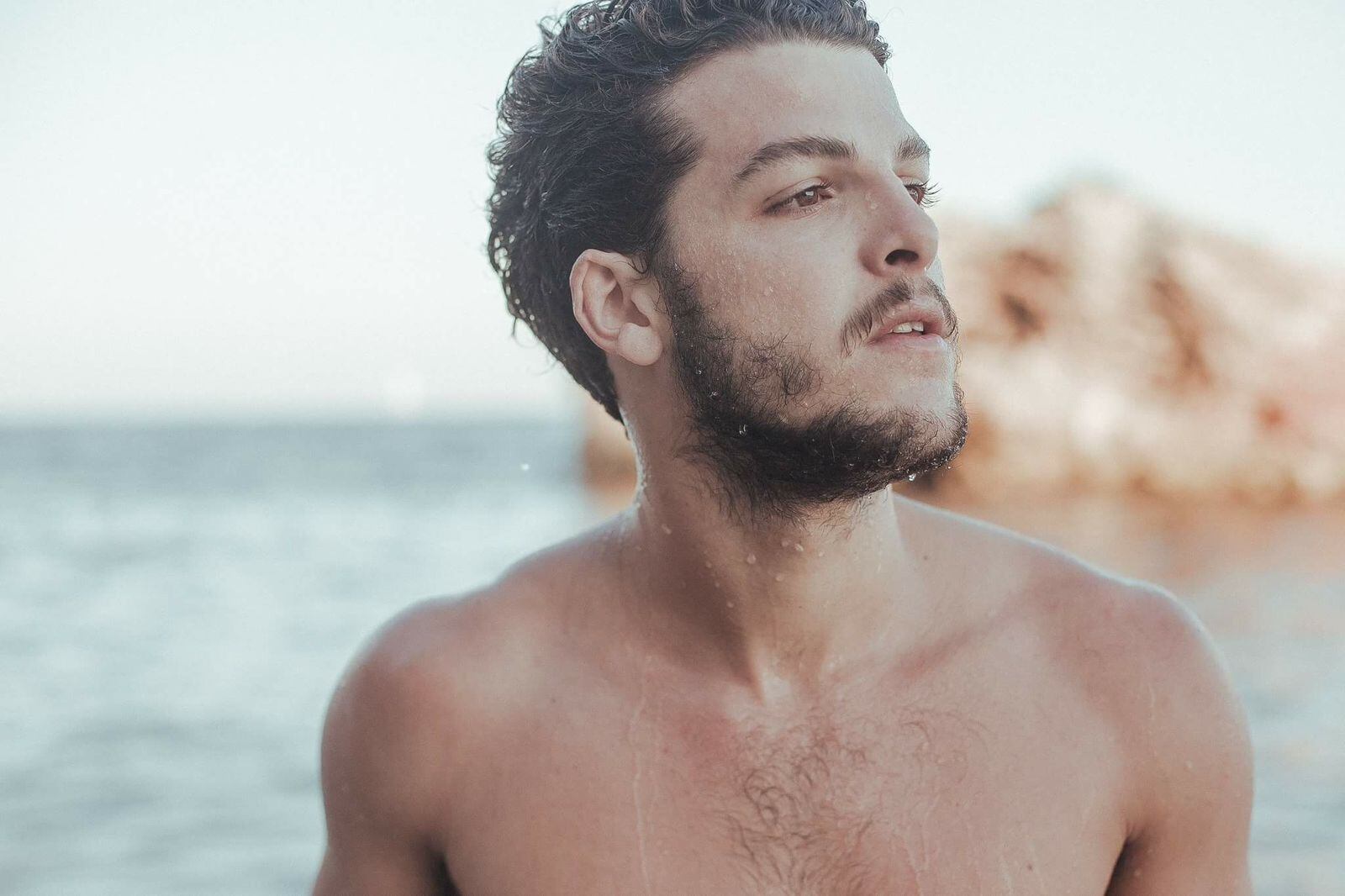 Manuel, siempre con el mar de fondo