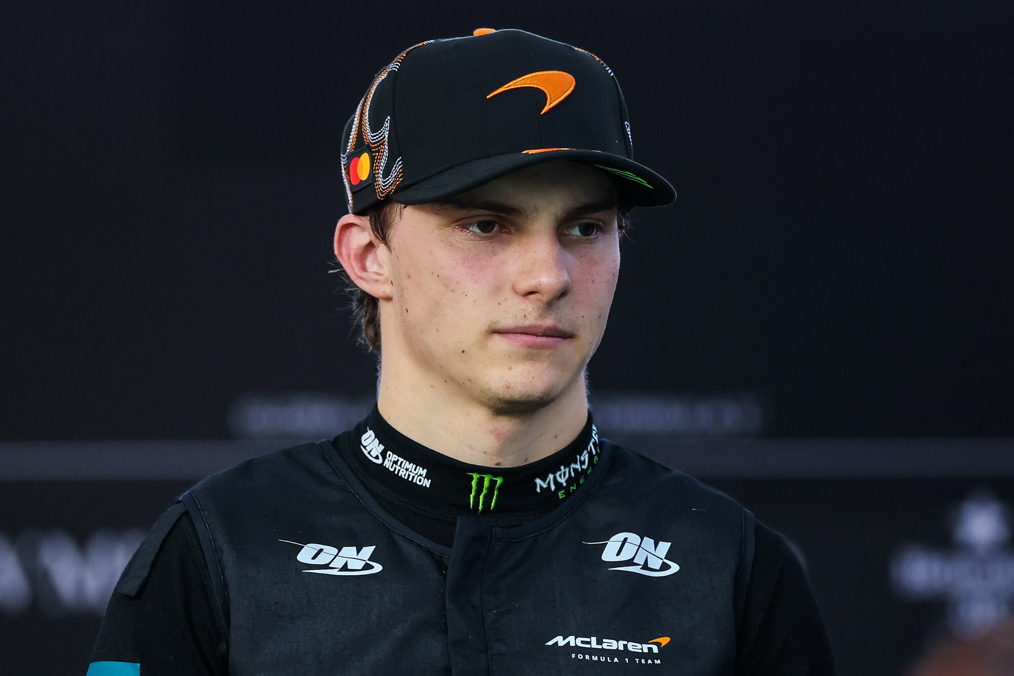 Oscar Piastri completó un mal día con el flojo sexto lugar en la prueba de clasificación principal en Texas; en la sprint, un error suyo propició la eliminación de ambos McLaren entre sí.