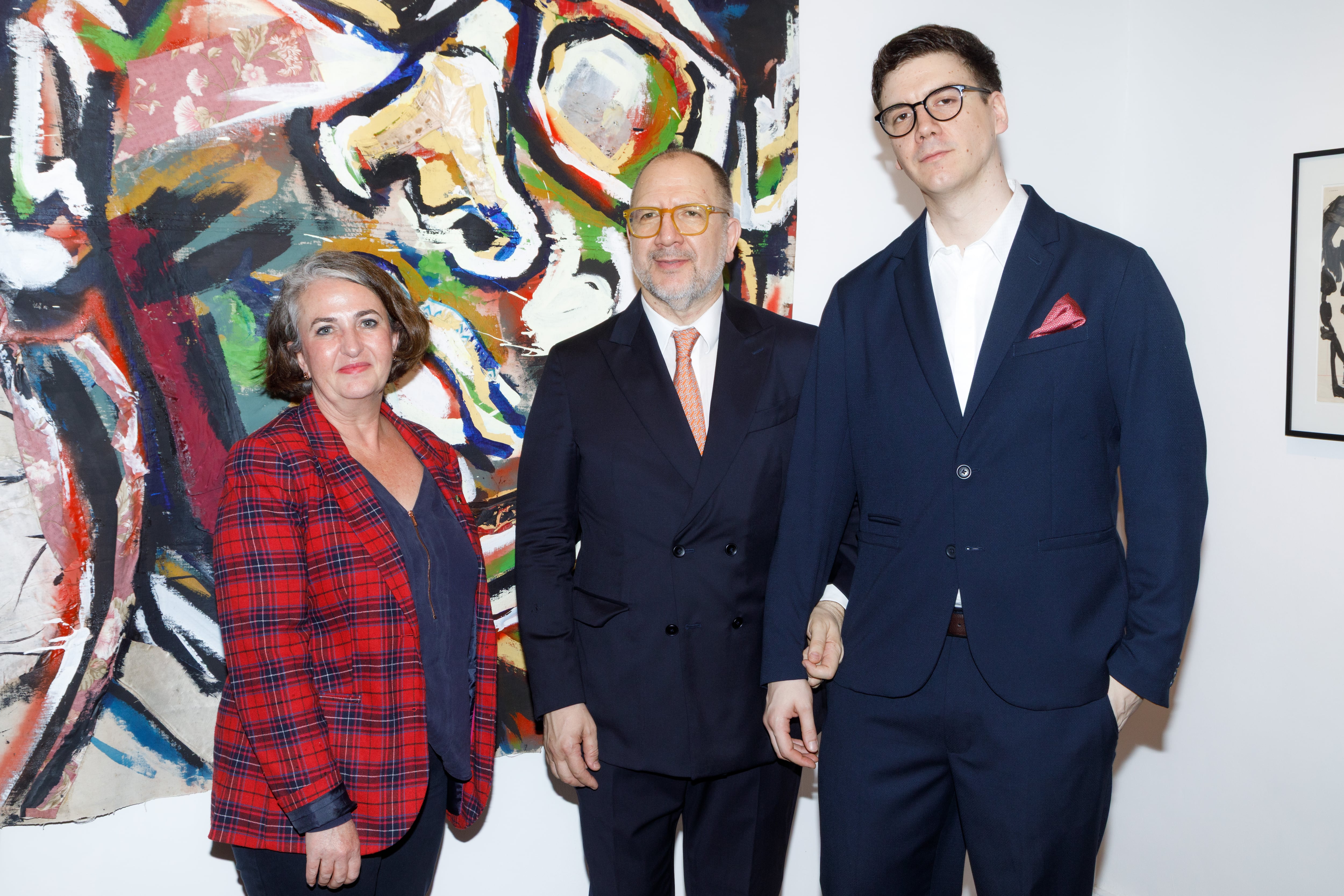 En fotos. Todos los invitados a Arte, Cultura y Diplomacia Pública en Recoleta 33 Fabián Perechodnik y su hijo Ivan reciben a la embajadora de Australia Sarah Louise Roberts