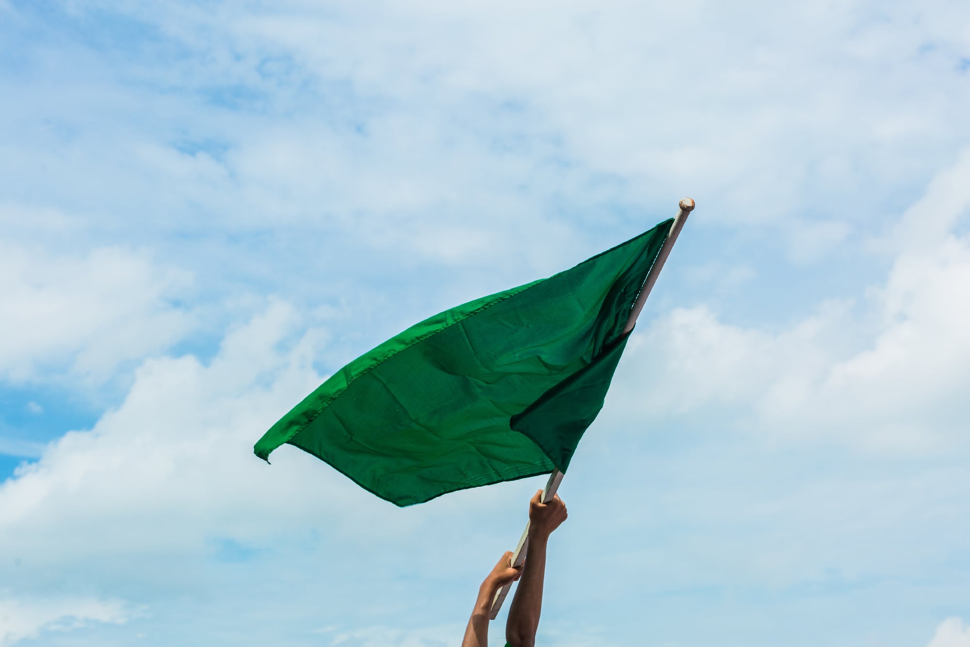Qué significa la bandera verde en la playa