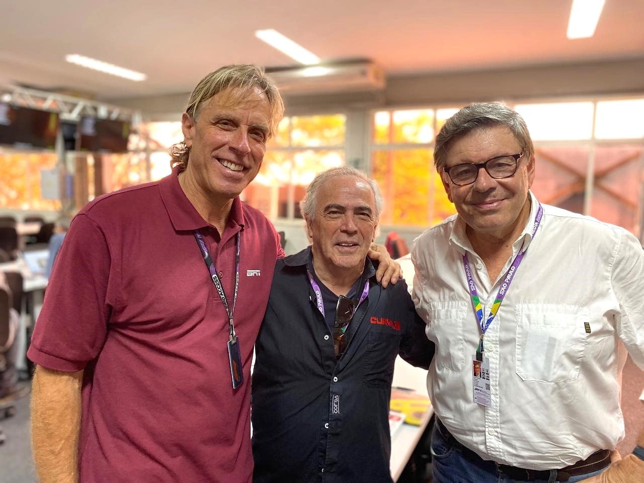 Fernando Tornello con Juan Fossaroli y con Wagner, un ex compañero con el que compartió varias temporadas de transmisiones