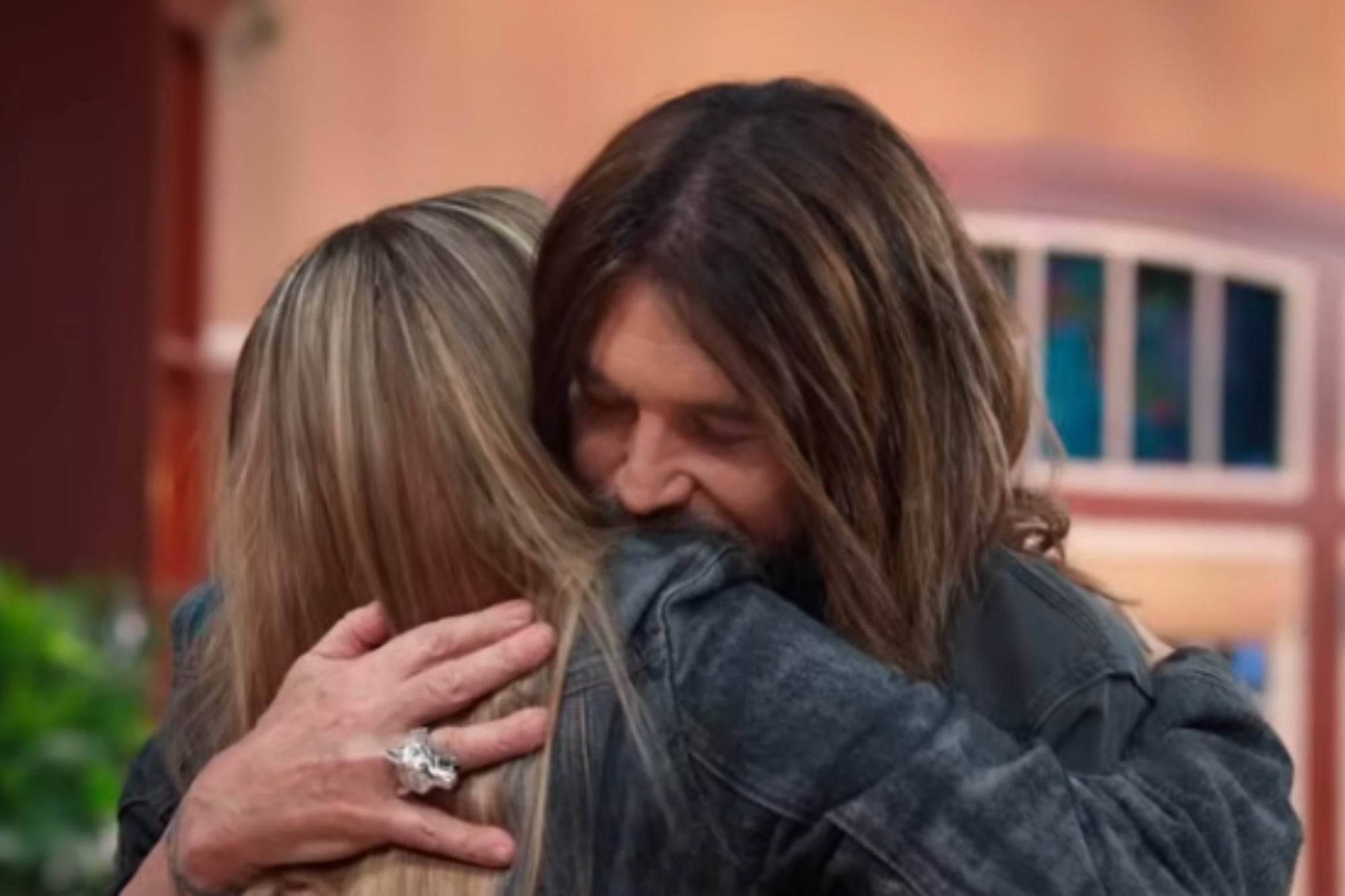 Miley y Billy Ray Cyrus reunidos otra vez (Foto: Captura)