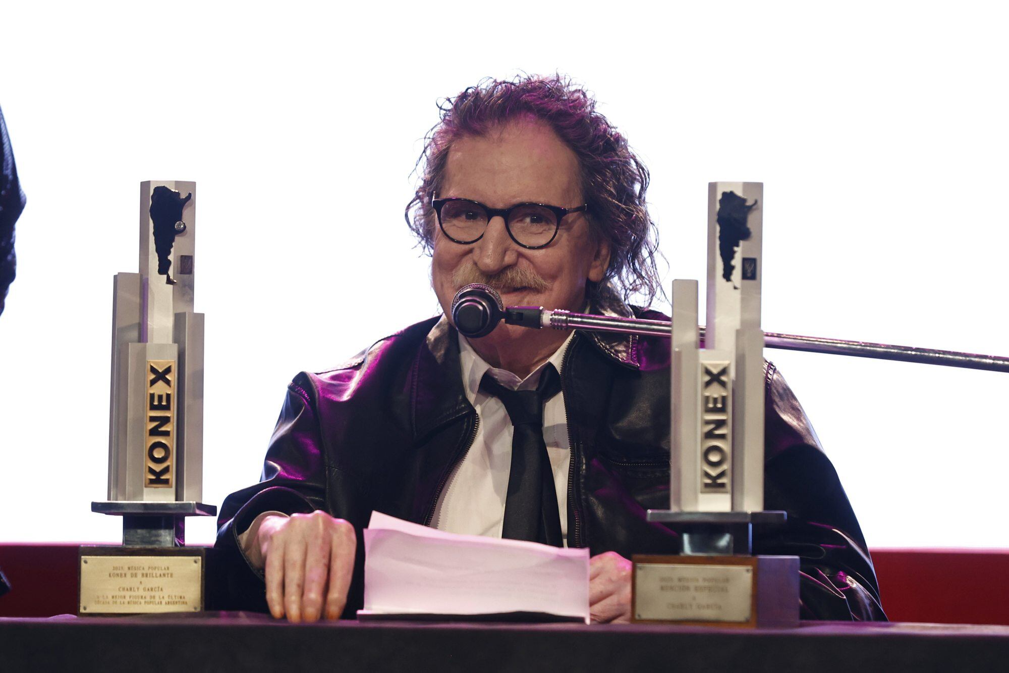Charly García, con su premio Konex