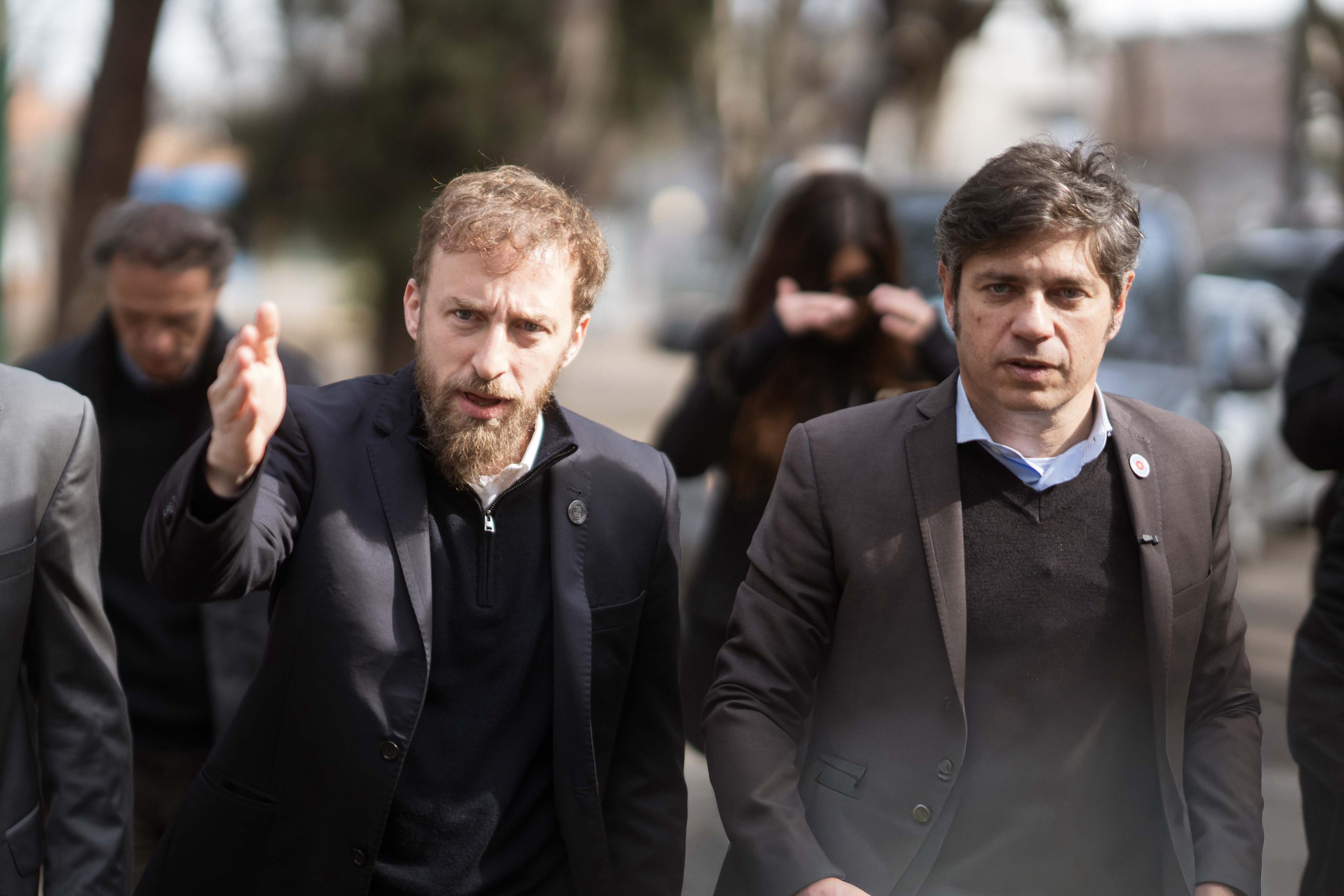 El gobernador Axel Kicillof junto al intendente de Lomas, Federico Otermín