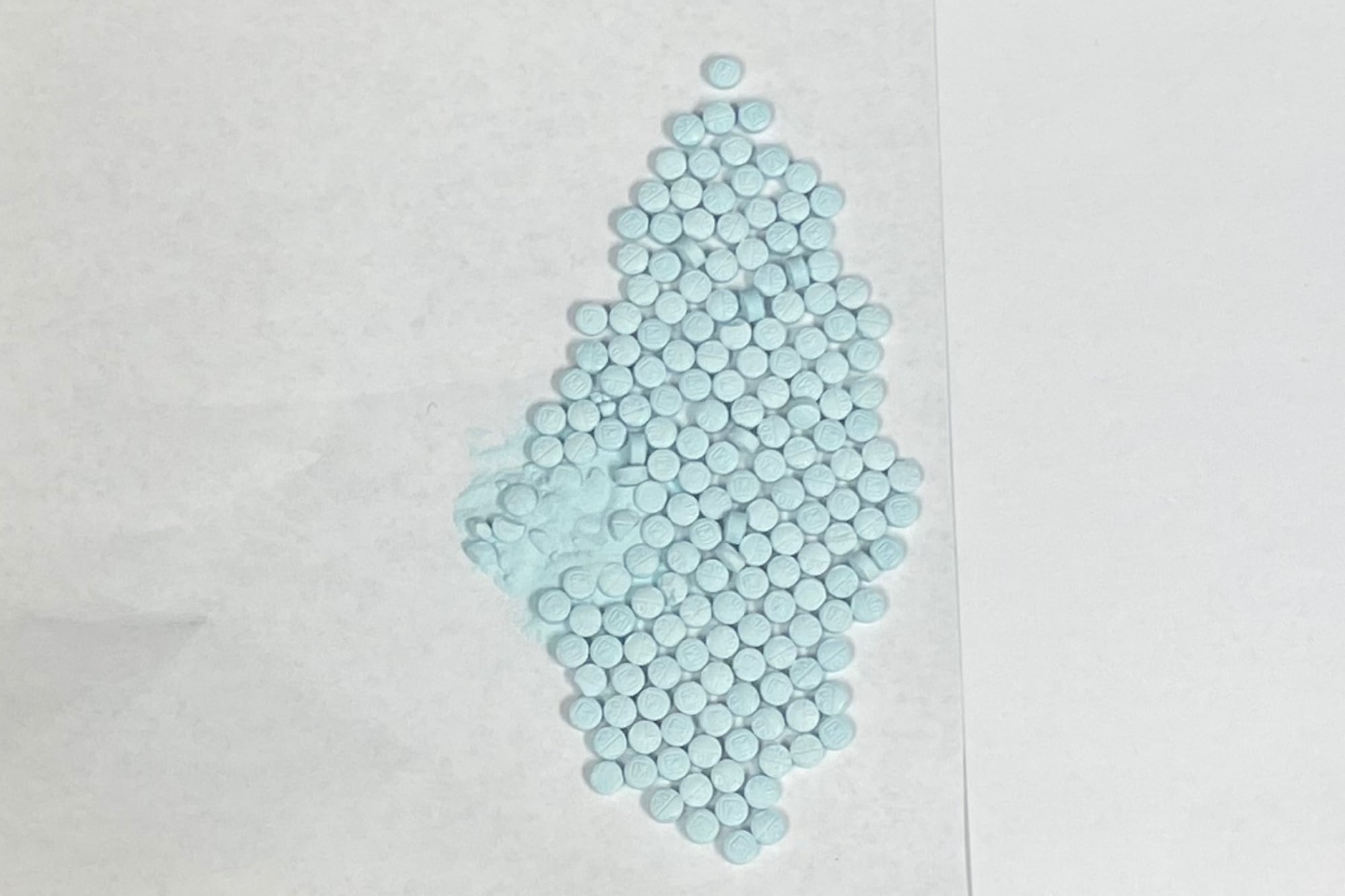 Un hombre fue detenido en Plantation por llevar pastillas de fentanilo en su vehículo