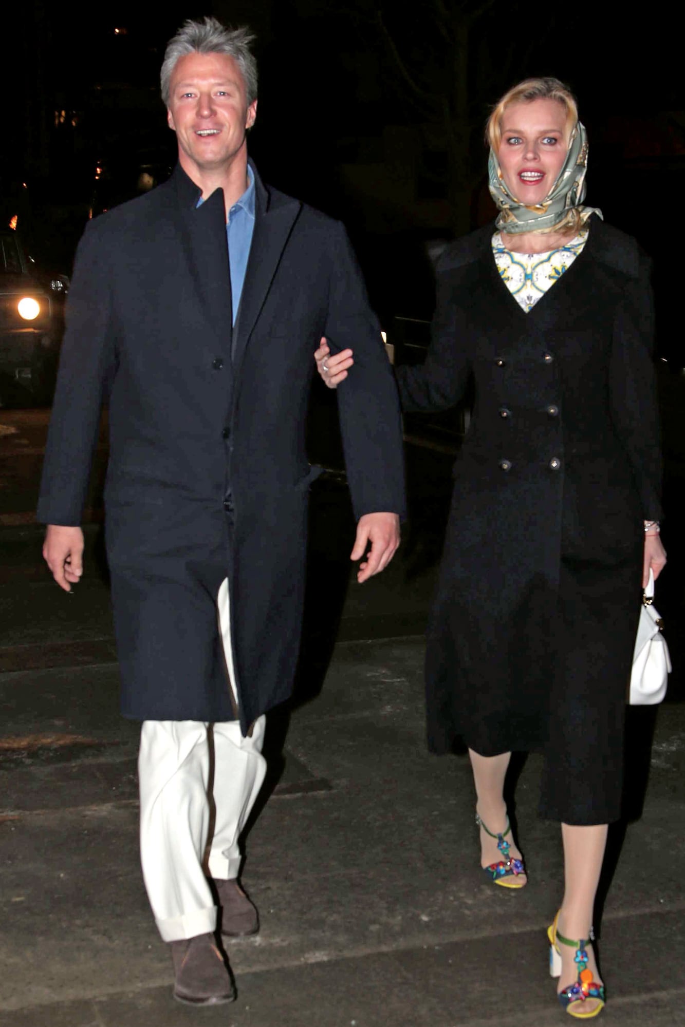 Eva Herzigova y Gregorio Marsaj en una postal de 2022
