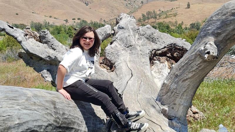 Después del tratamiento, Alyssa está disfrutando de su vida