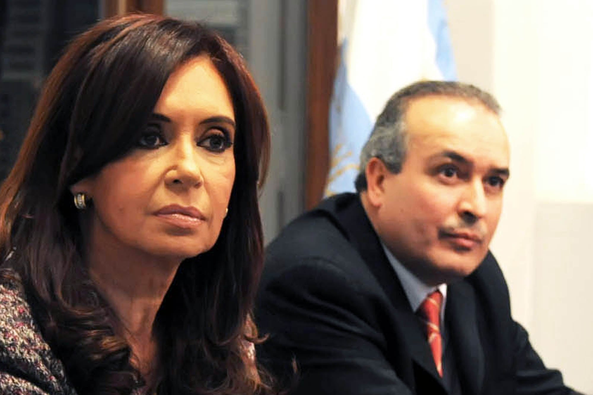 Cristina Fernández de Kirchner y el entonces secretario de Obras Públicas, José López, en el acto de llamado a licitación para la construcción de la autovía Pilar-Pergamino, el 20/07/2010