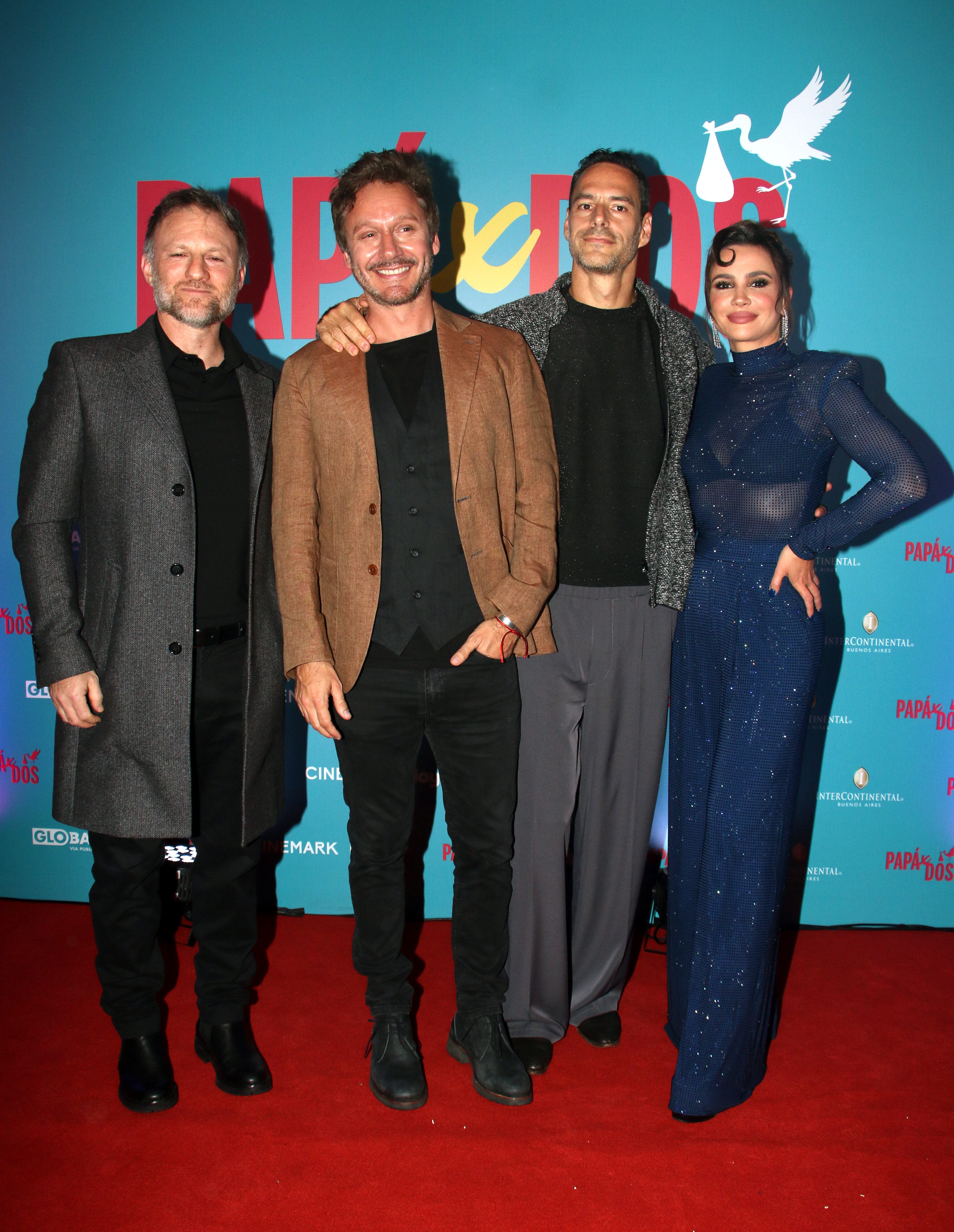 El mismo lunes por la noche, pero en el DOT Baires Shopping, tuvo lugar la avant premier de Papá x Dos, la comedia romántica protagonizada por Benjamín Vicuña, Celeste Cid y Lucas Akoskin, y dirigida por Hernán Guerschuny, que llega a los cines este jueves 18