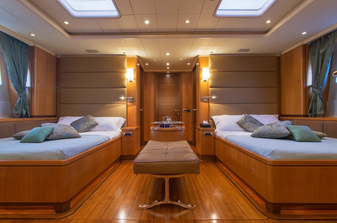 La configuración de la cabina tiene tres suites: una Master, una VIP y una Twin