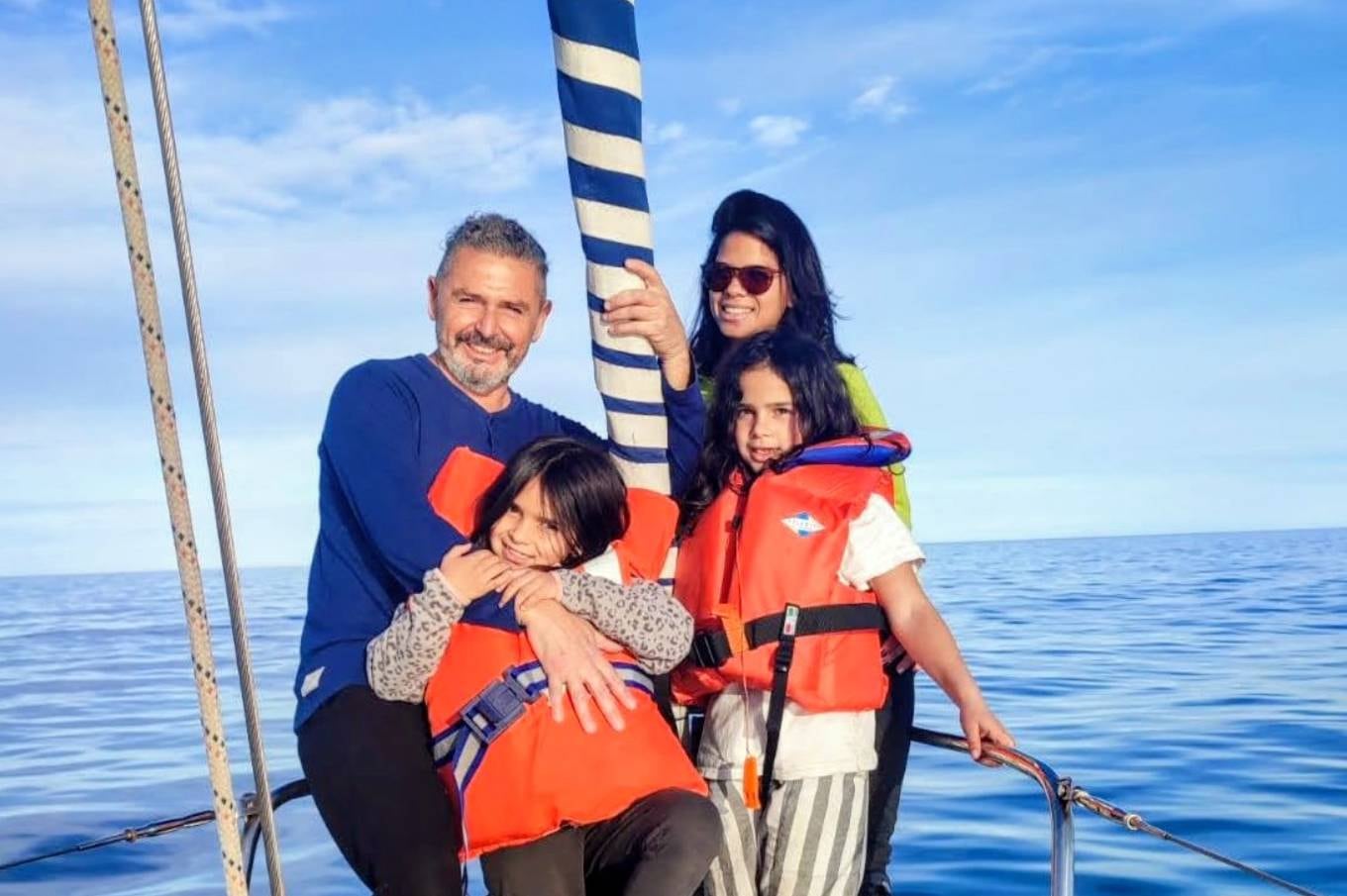 Dejaron su vida en Pilar para mudarse a un velero en España: "Merecíamos vivir una aventura"