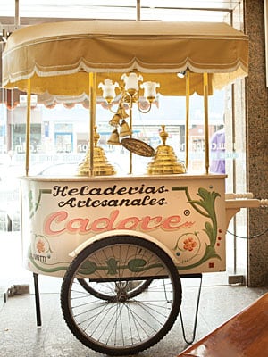 Carrito de Cadore, como los originales, en el local de Villa del Parque