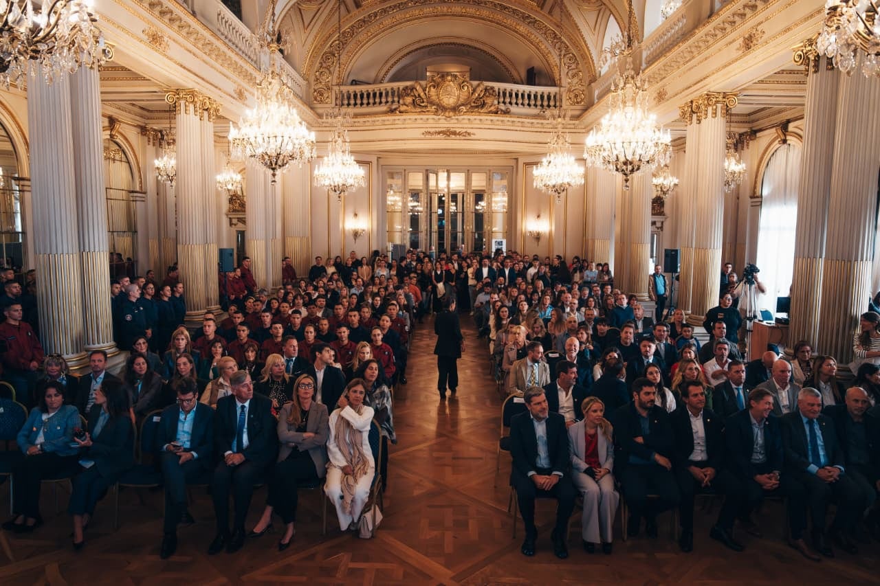 La Fundación de la Familia Policial fue distinguida en la Legislatura porteña