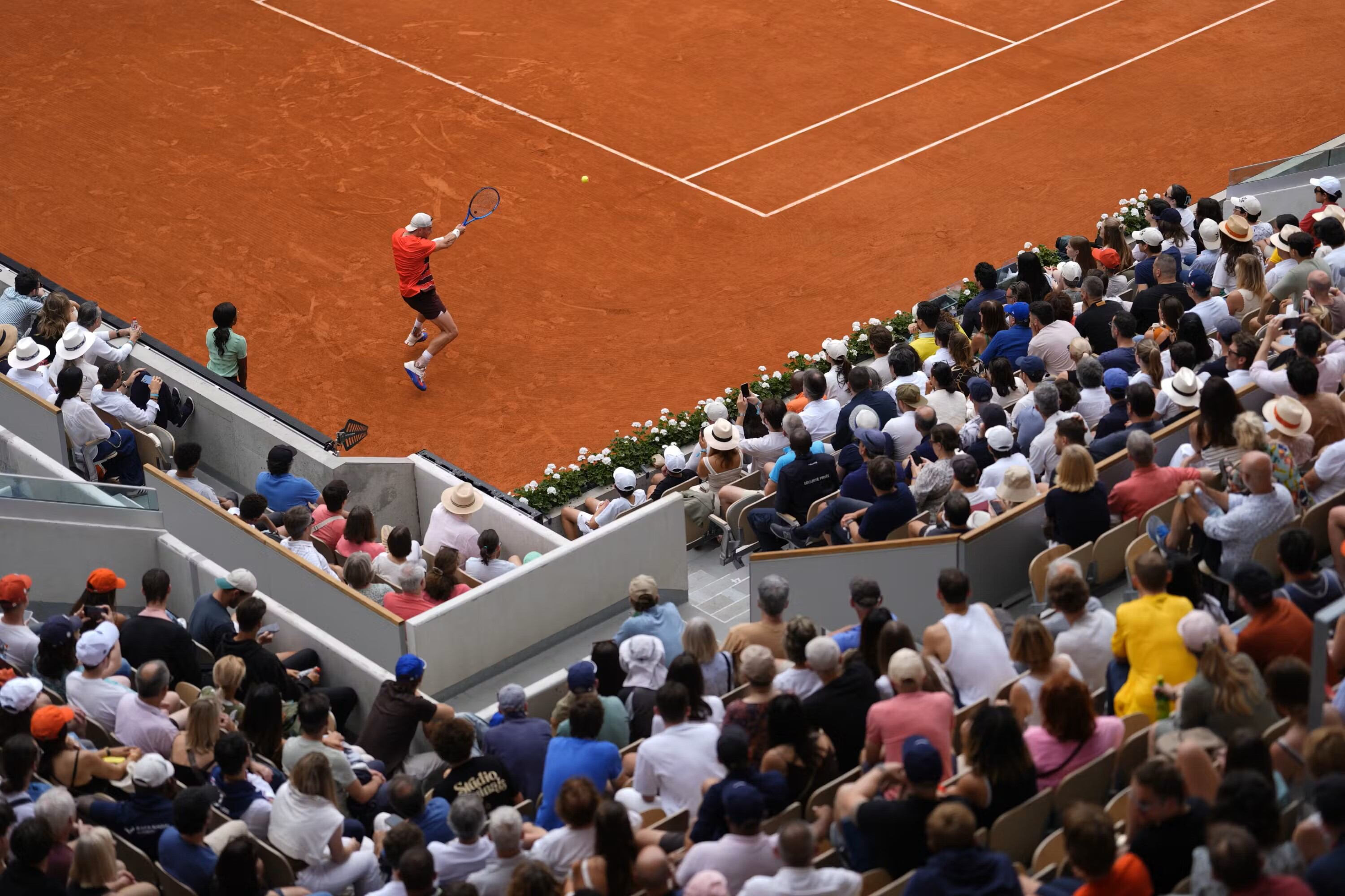 Imagen de un partido de este año en Roland Garros, un torneo que pese a ser tan masivo no está exento de los