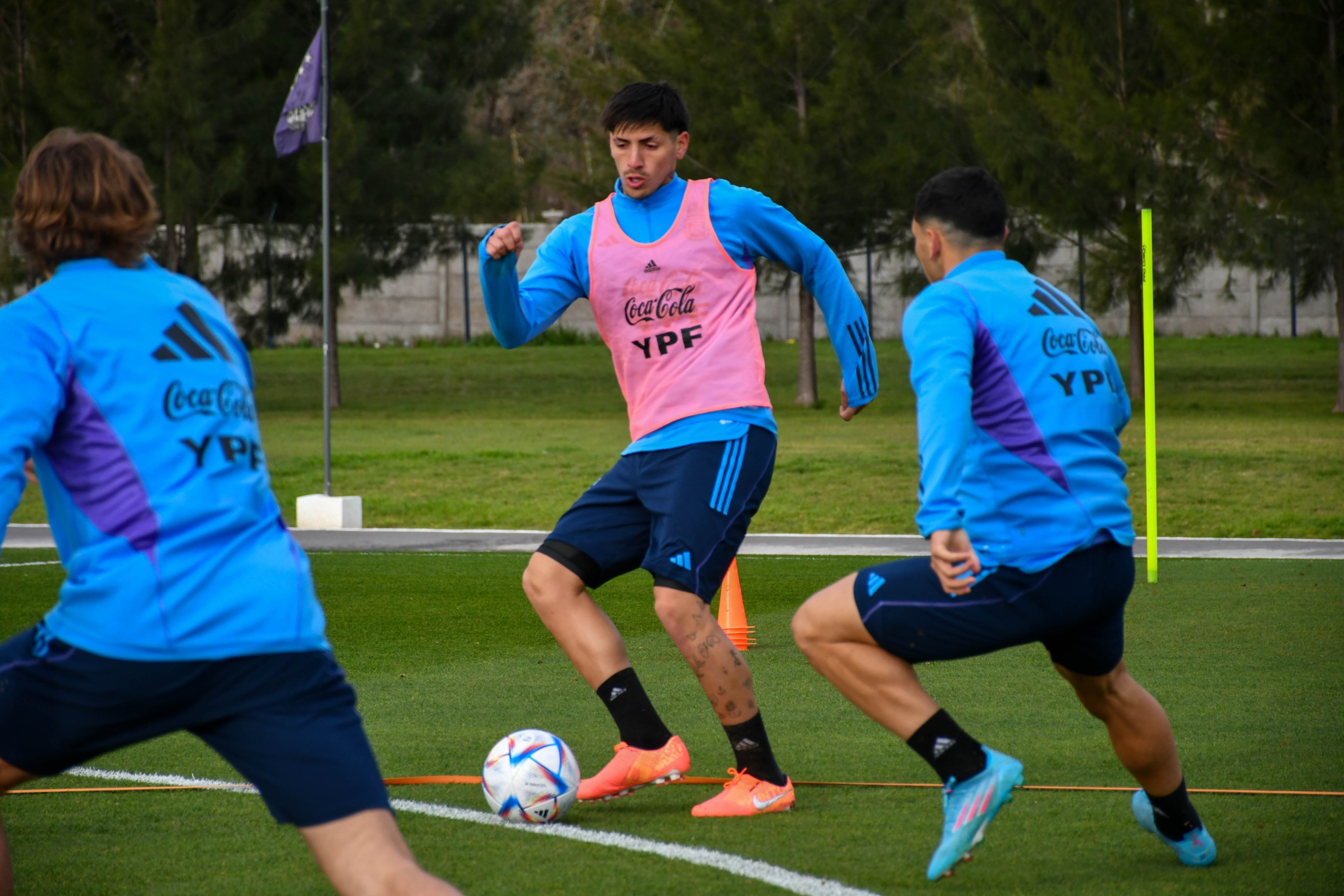 Lomónaco entrenando con la selección Sub 23 dirigida por Javier Mashcerano, en septiembre de 2023