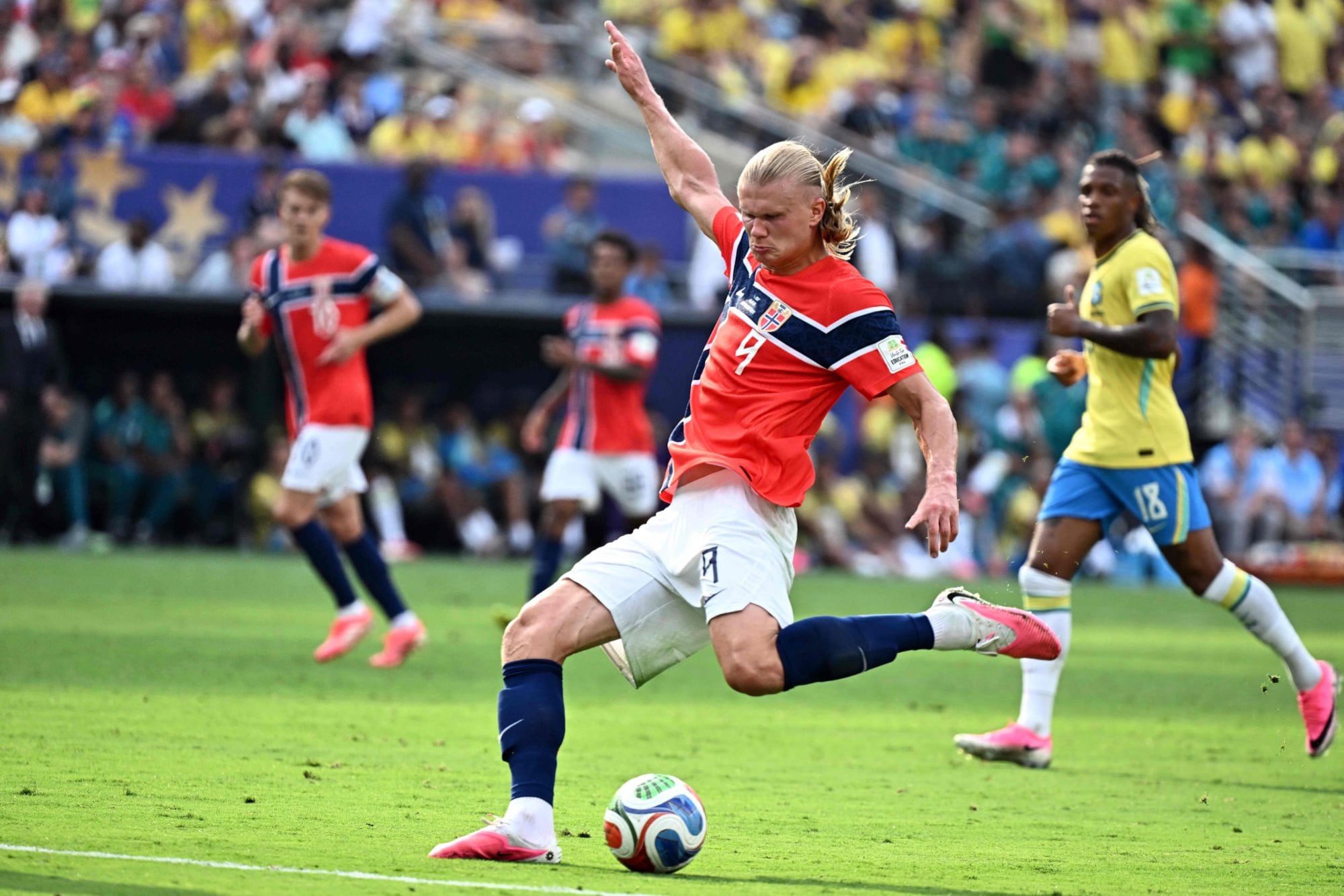 El remate de Erling Haaland para el 2-0 parcial ante Brasil