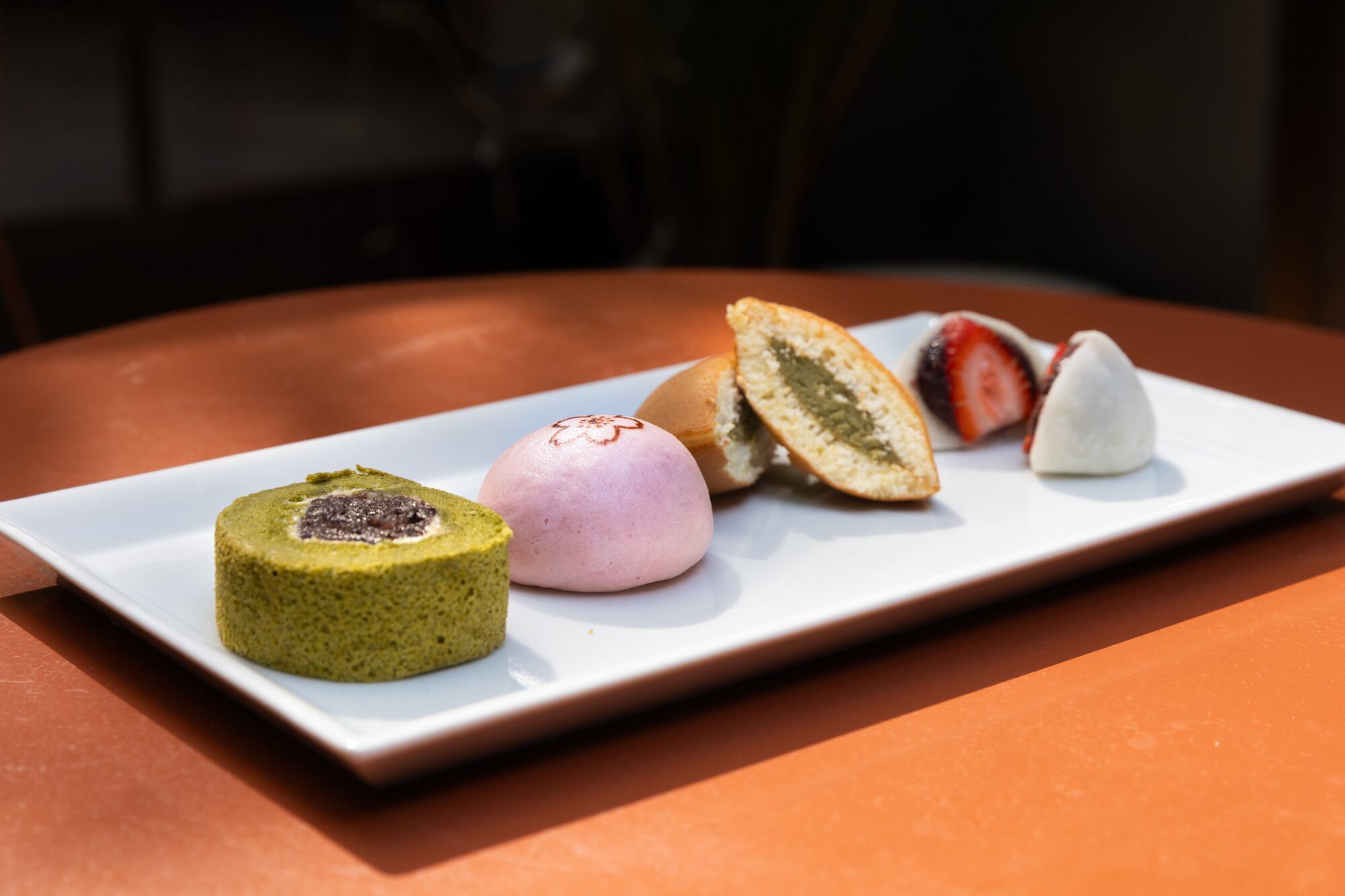 Un muestrario de la pastelería japonesa en Casa Tsuji.