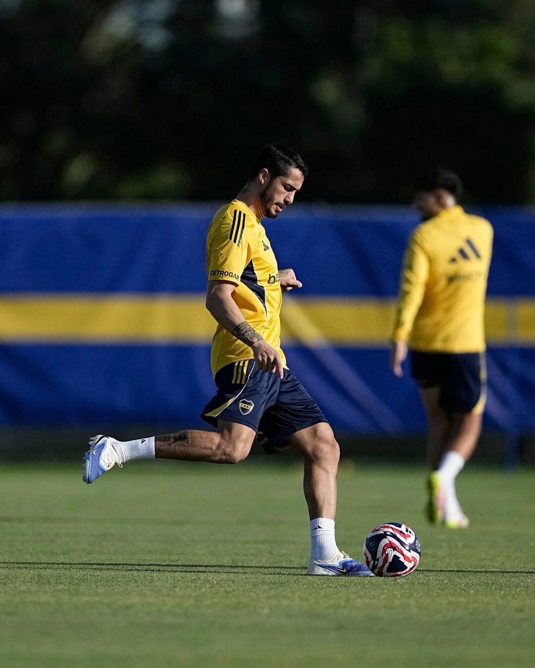 Tras una larga inactividad, Nicolás Figal se perfila como titular para el debut ante Benfica (Prensa Boca)