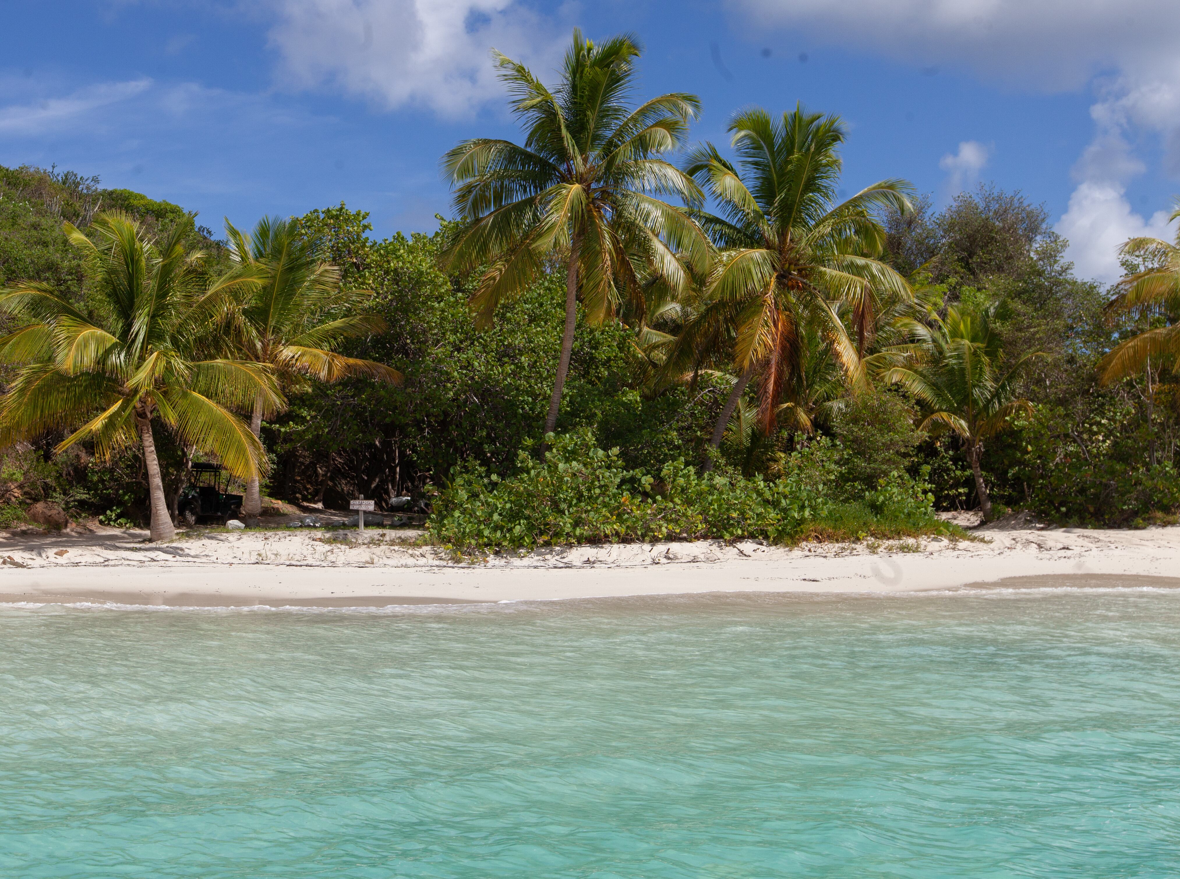 Elegir una playa distinta cada día es una de las ventajas de elegir una embarcación.