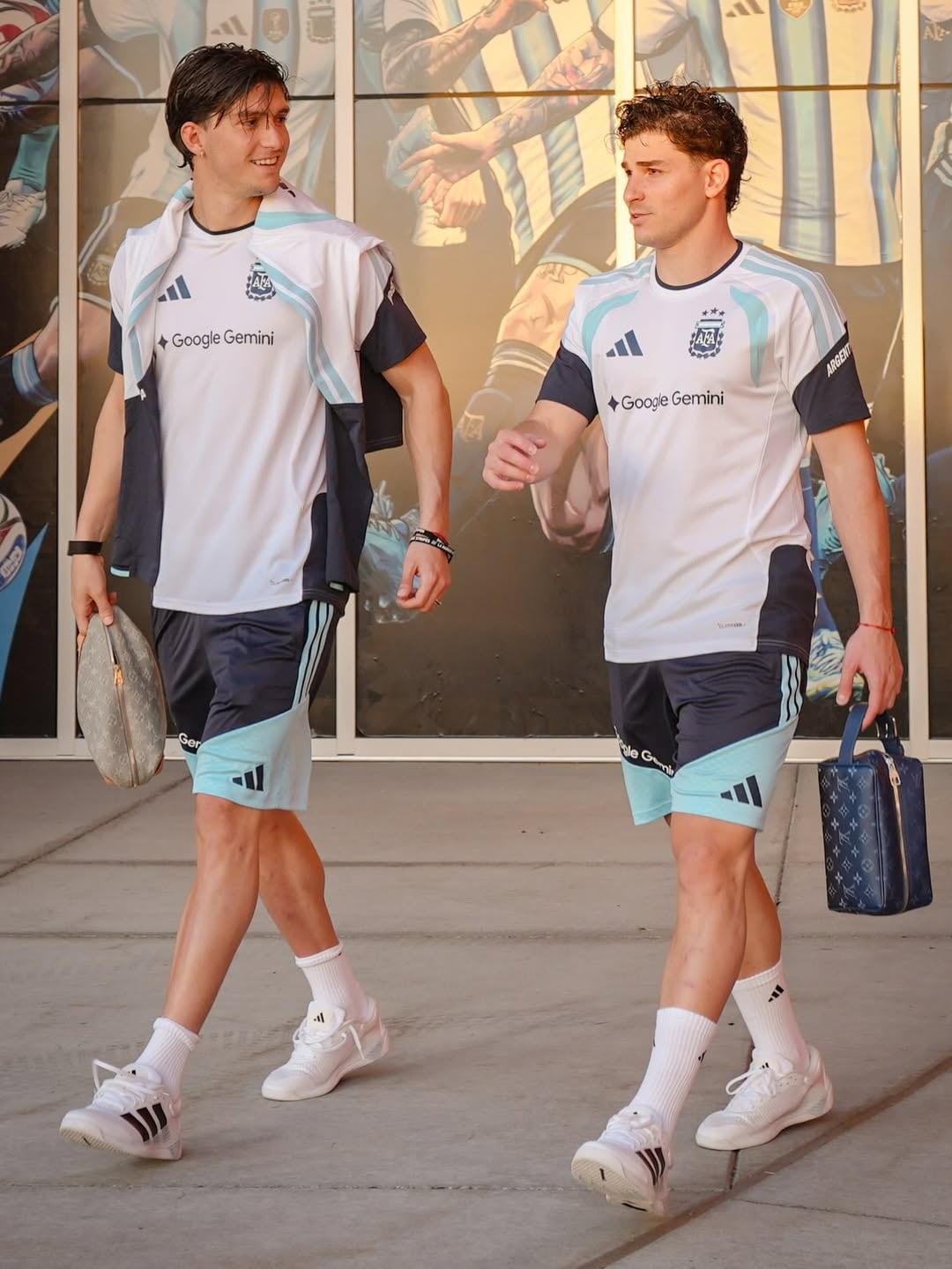 Leonardo Balerdi y Julián Álvarez, otro jugador tocado que mantiene en alerta al cuerpo técnico de la selección