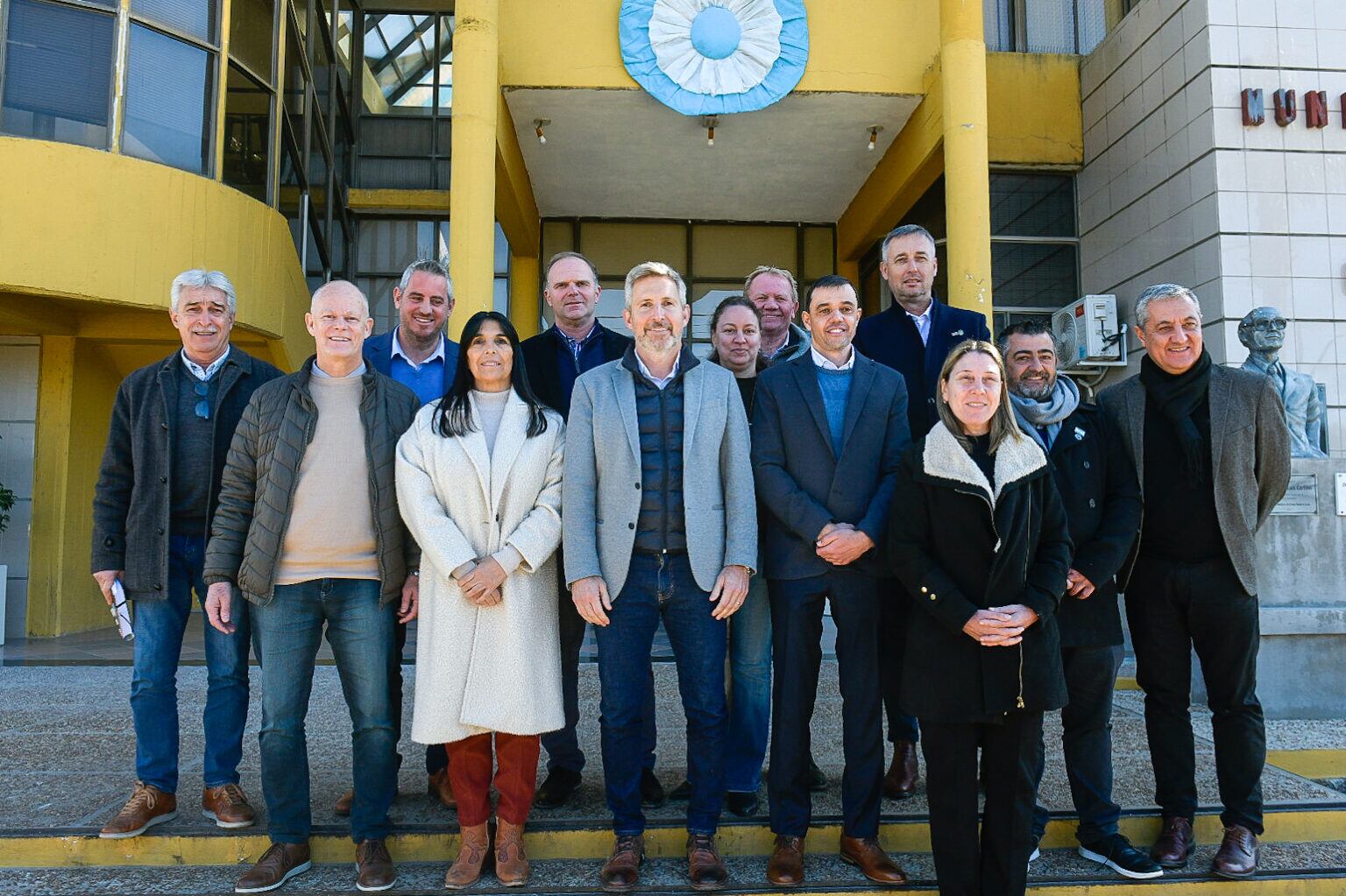 Reunión de Oscar Francou junto con Rogelio Frigerio y otros intendentes.