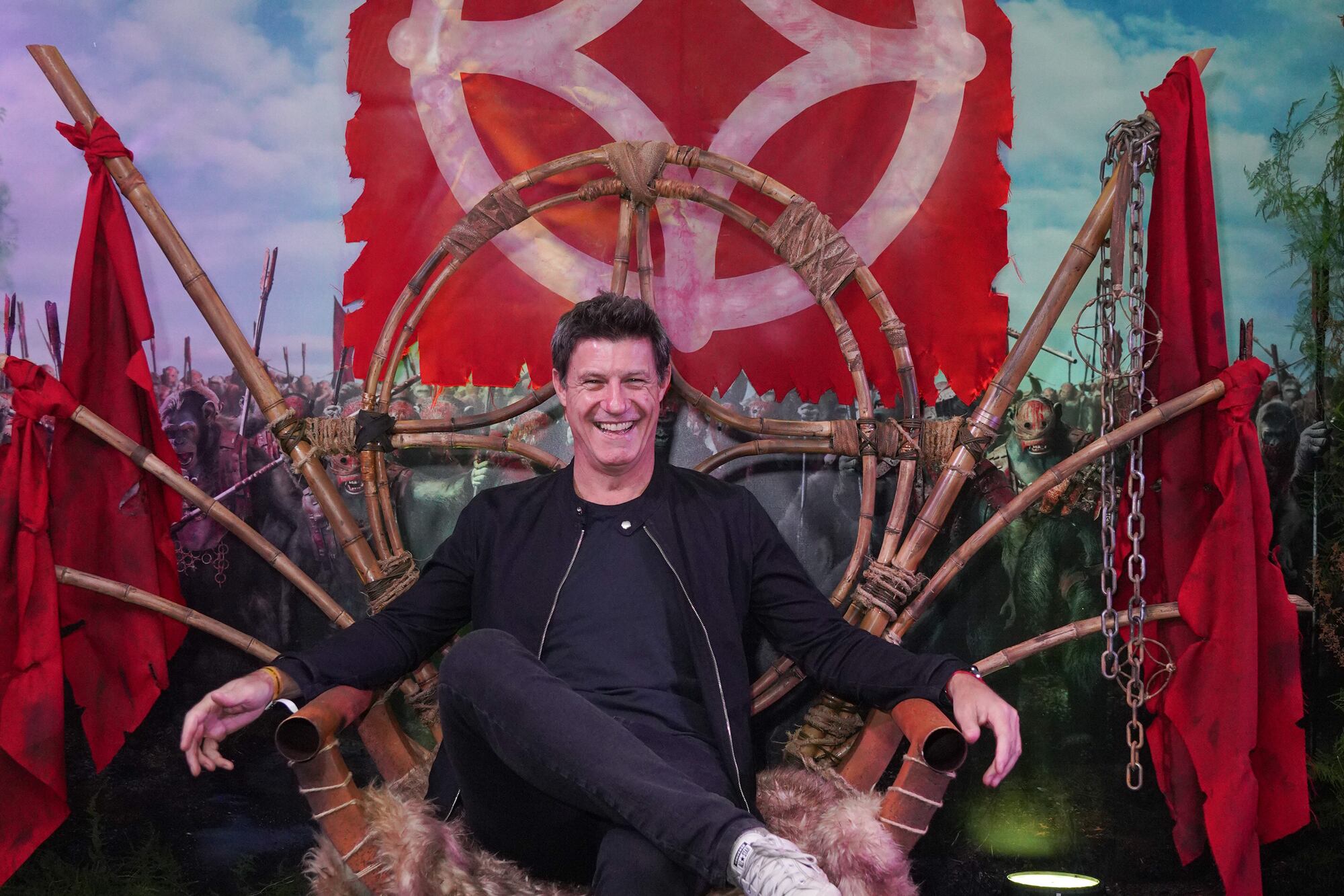 El periodista Federico Seeber, sonriente, antes de la función