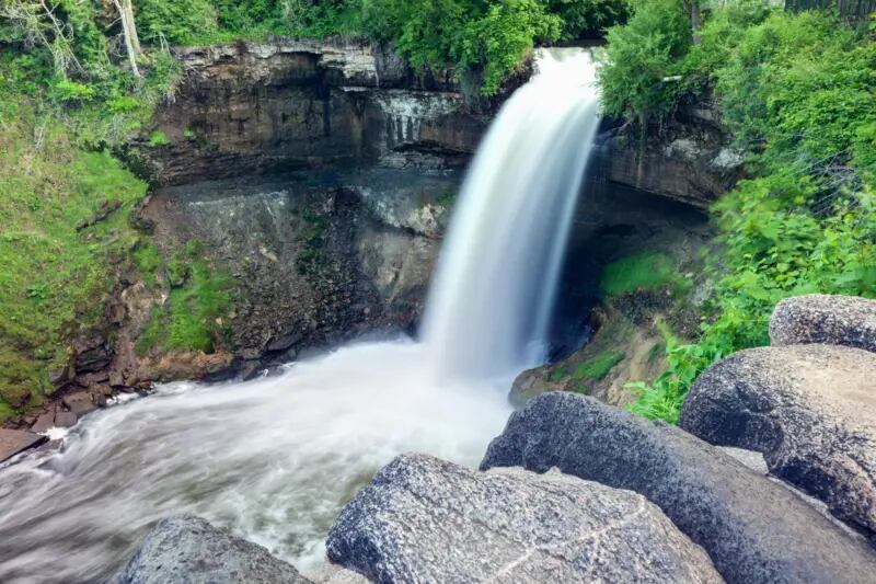 Minneapolis está rodeada de lagos y senderos para bicicletas