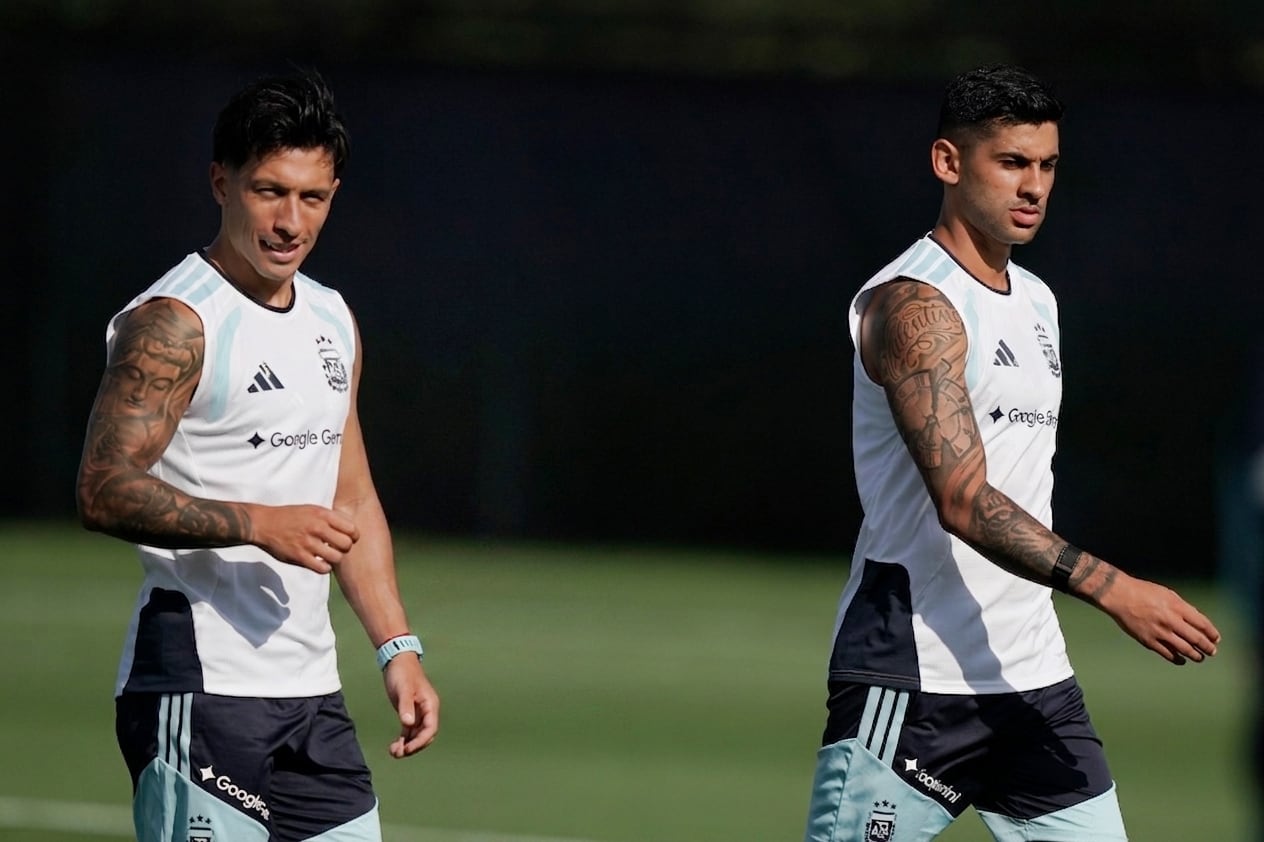 Cuti Romero y Lisandro Martínez, la amistad que sostiene a la zaga y tendrá otra prueba ante Salah, un viejo conocido de la Premier
